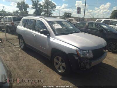 2011 Jeep COMPASS Latitude, silver — VIN 1J4NT1FA2BD150992, IAAI