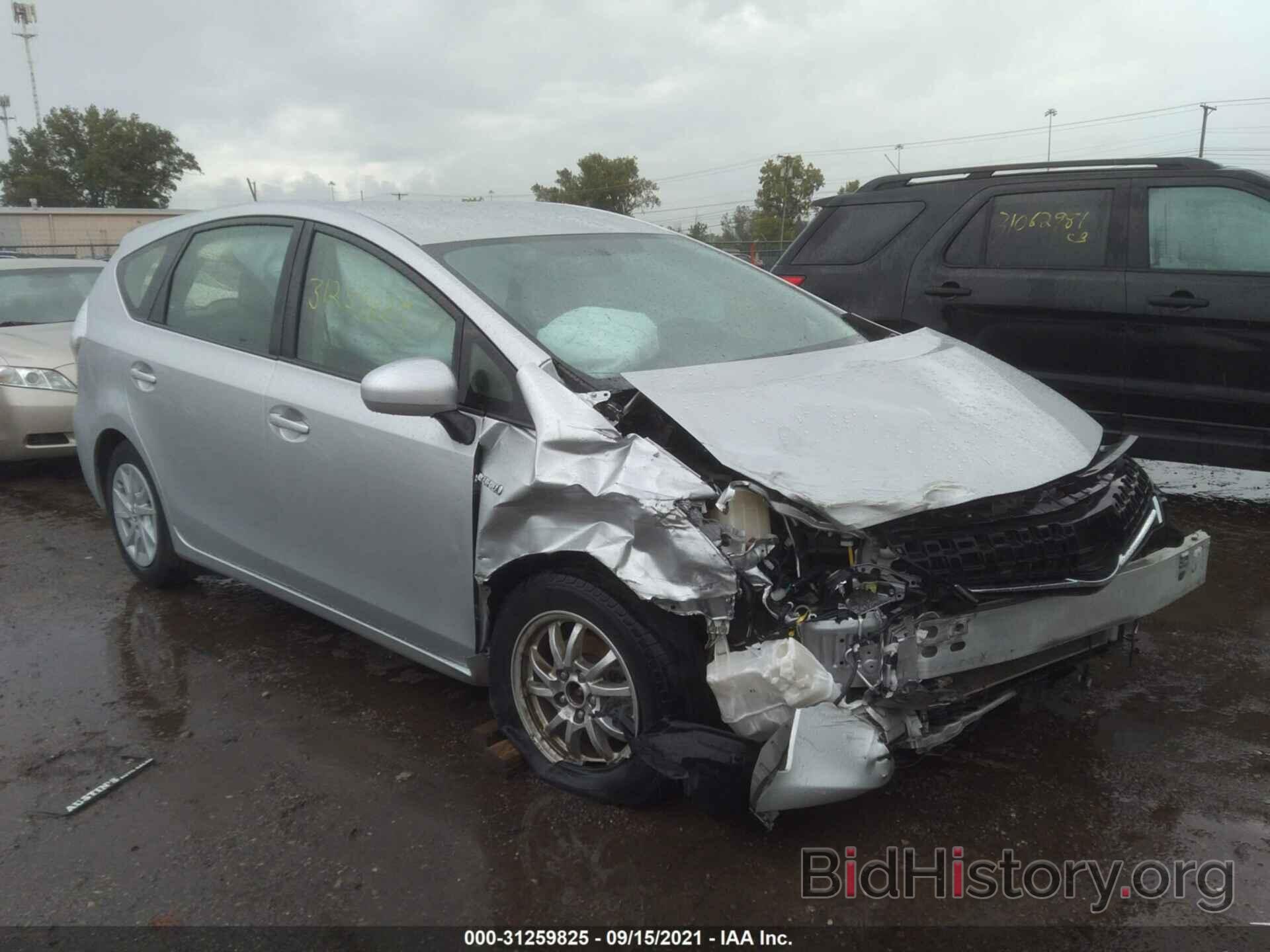 Photo JTDZN3EUXEJ005486 - TOYOTA PRIUS V 2014