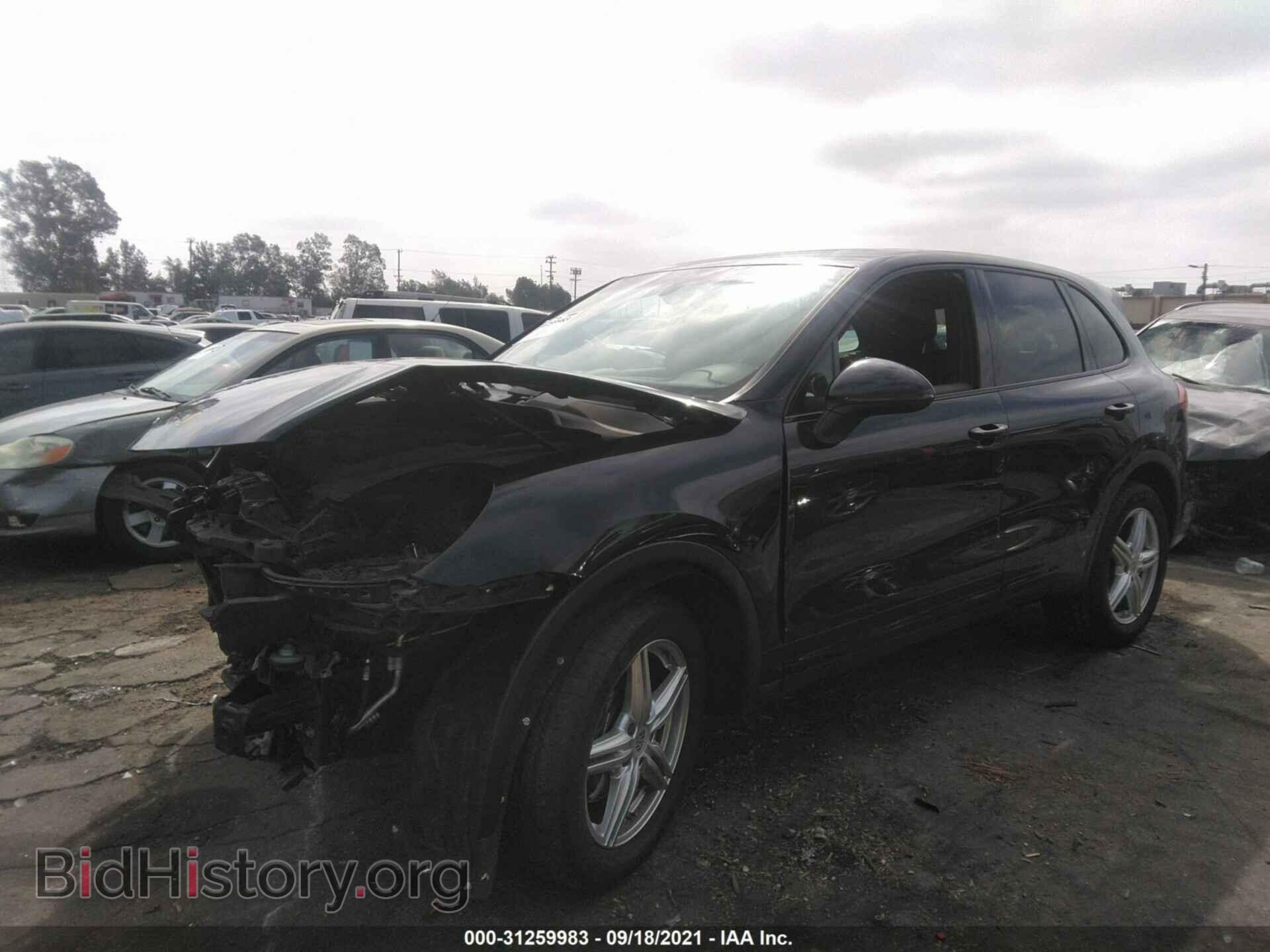 2016 PORSCHE CAYENNE - VIN: WP1AA2A25GKA15667 - Фото 2