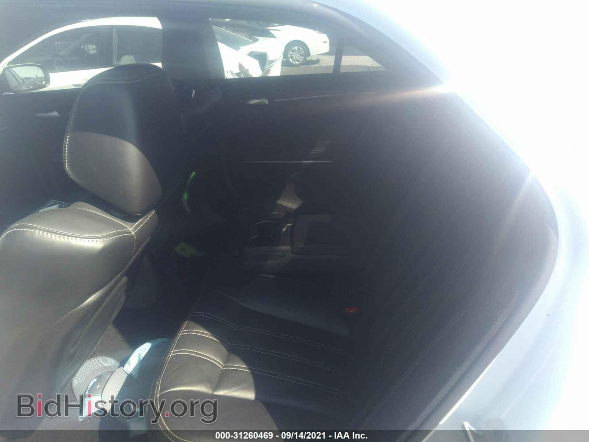 2019 CHRYSLER 300 - VIN: 2C3CCAGG5KH586288 - Фото 8