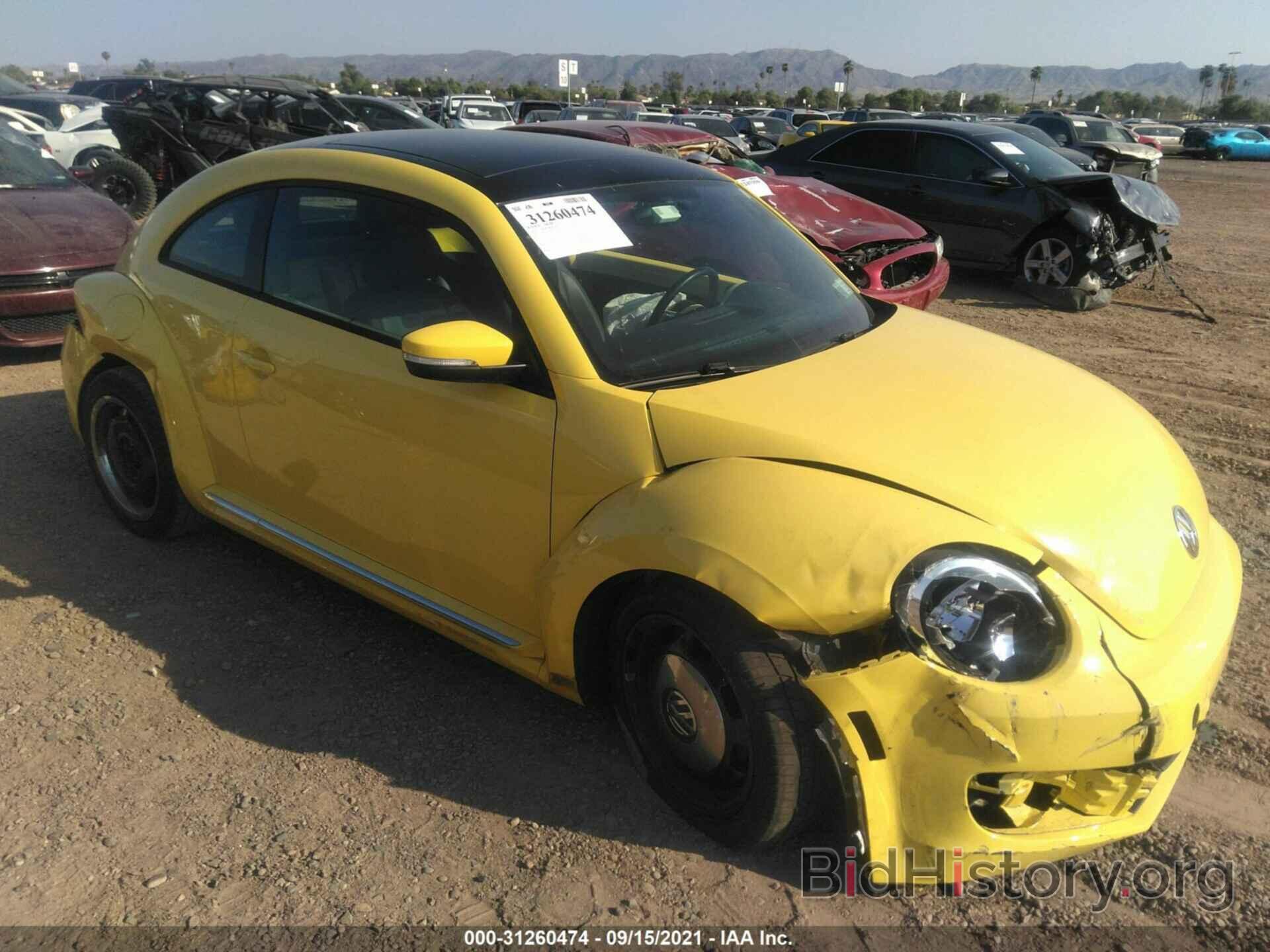 Photo 3VWJX7AT1CM651024 - VOLKSWAGEN BEETLE 2012