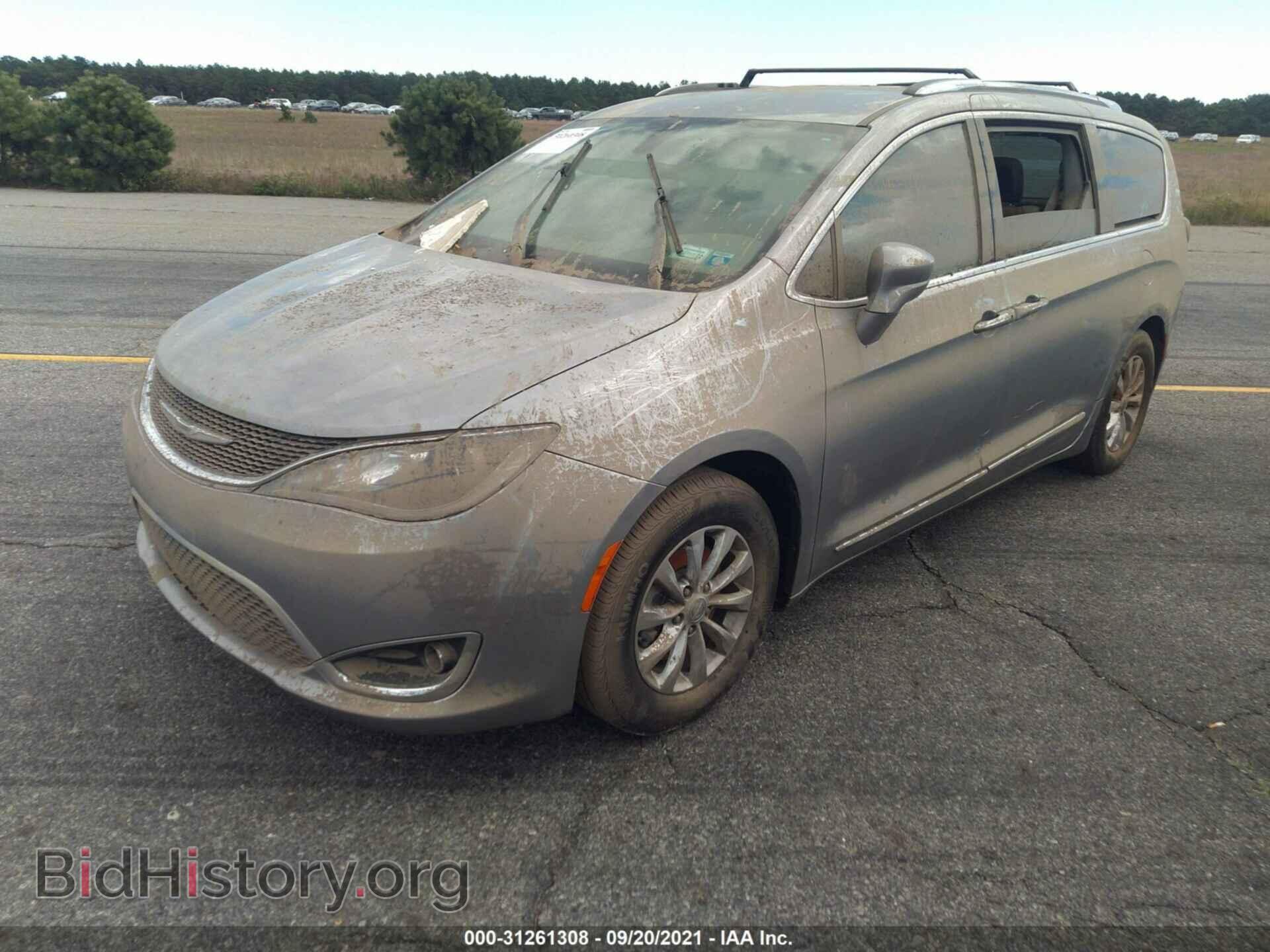 2019 CHRYSLER PACIFICA - VIN: 2C4RC1BG2KR561288 - Photo 2