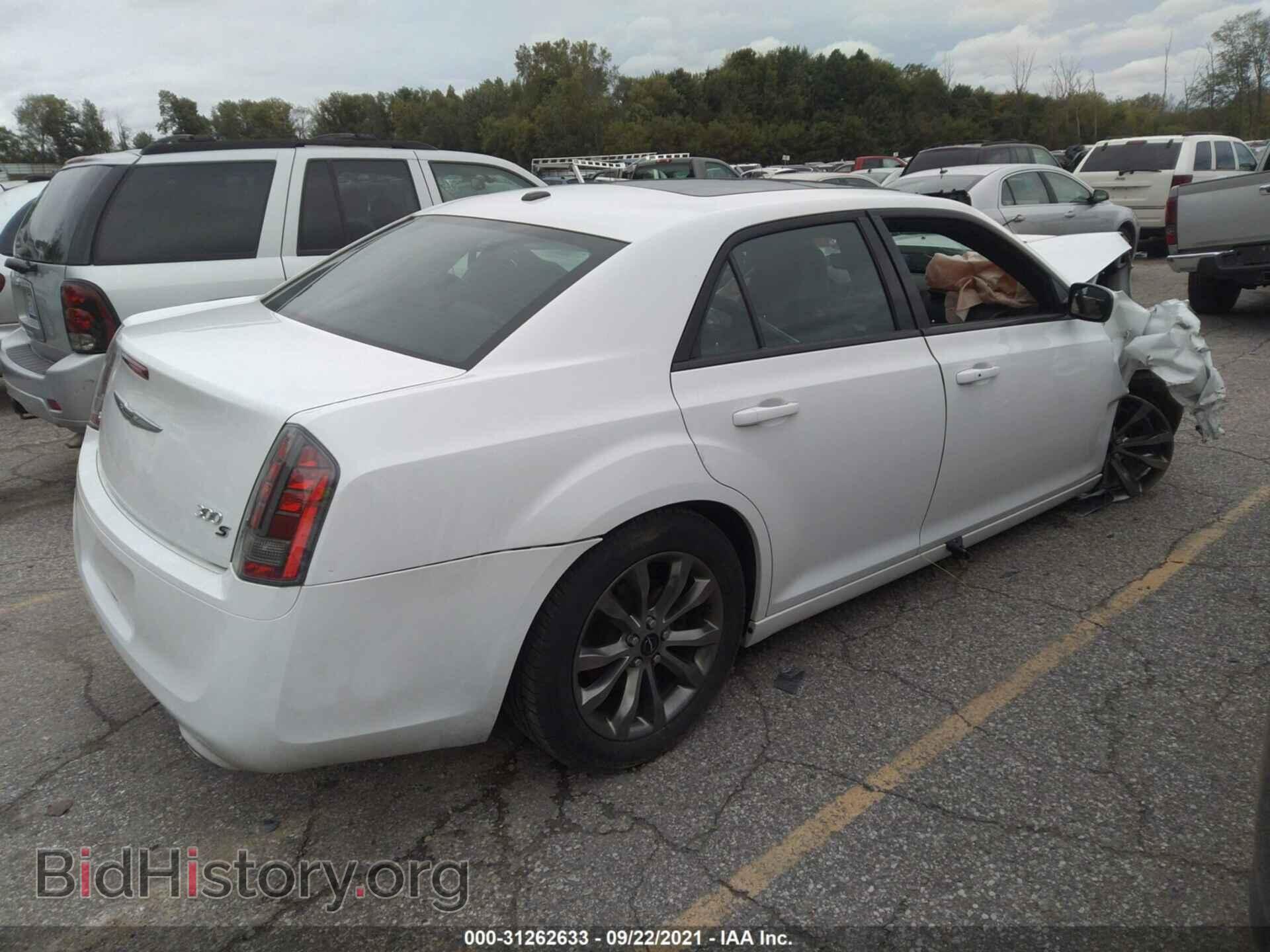 2014 CHRYSLER 300 - VIN: 2C3CCAGG6EH352620 - Фото 4