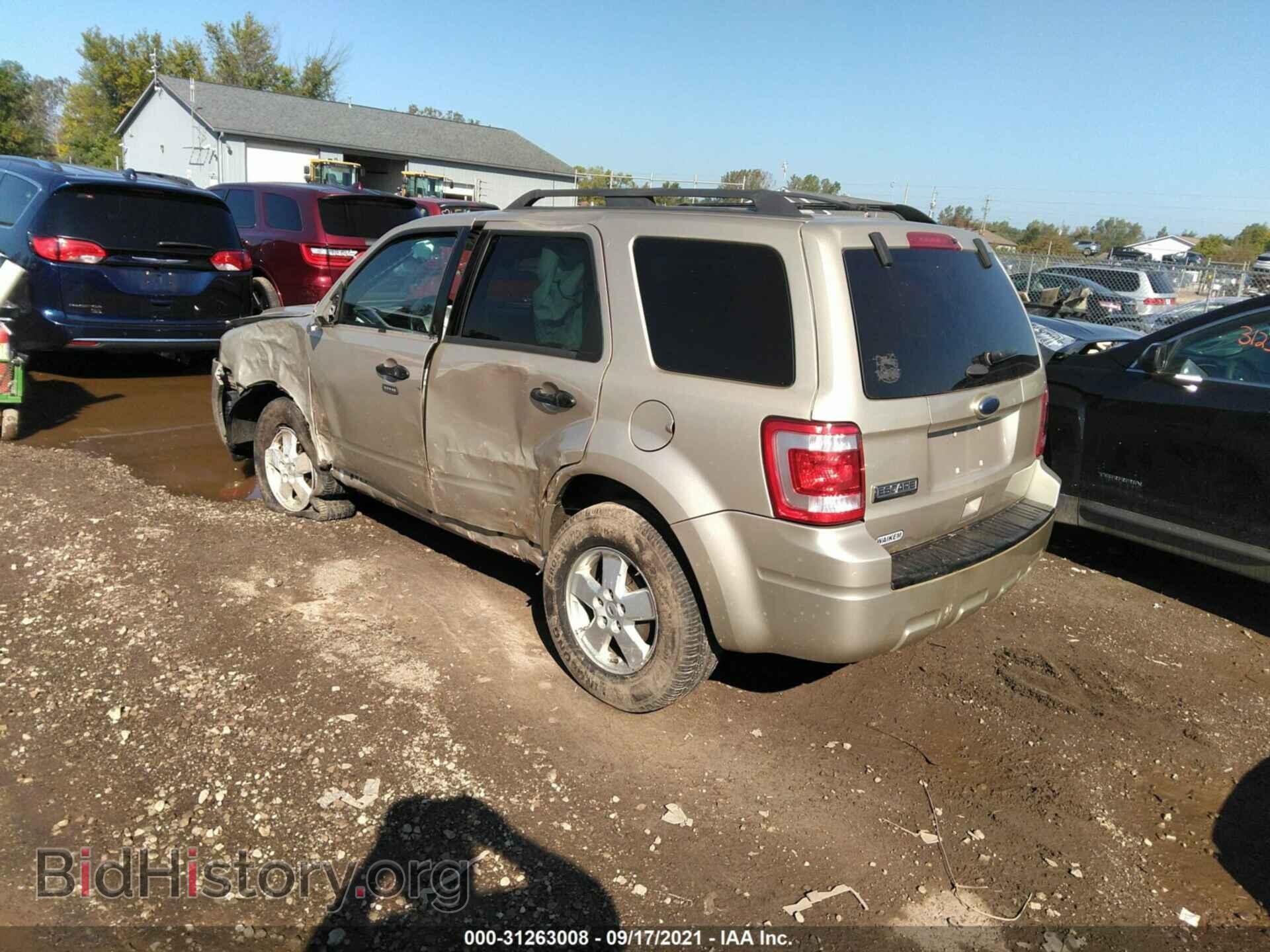 2011 FORD ESCAPE - VIN: 1FMCU0D77BKA73457 - Фото 3