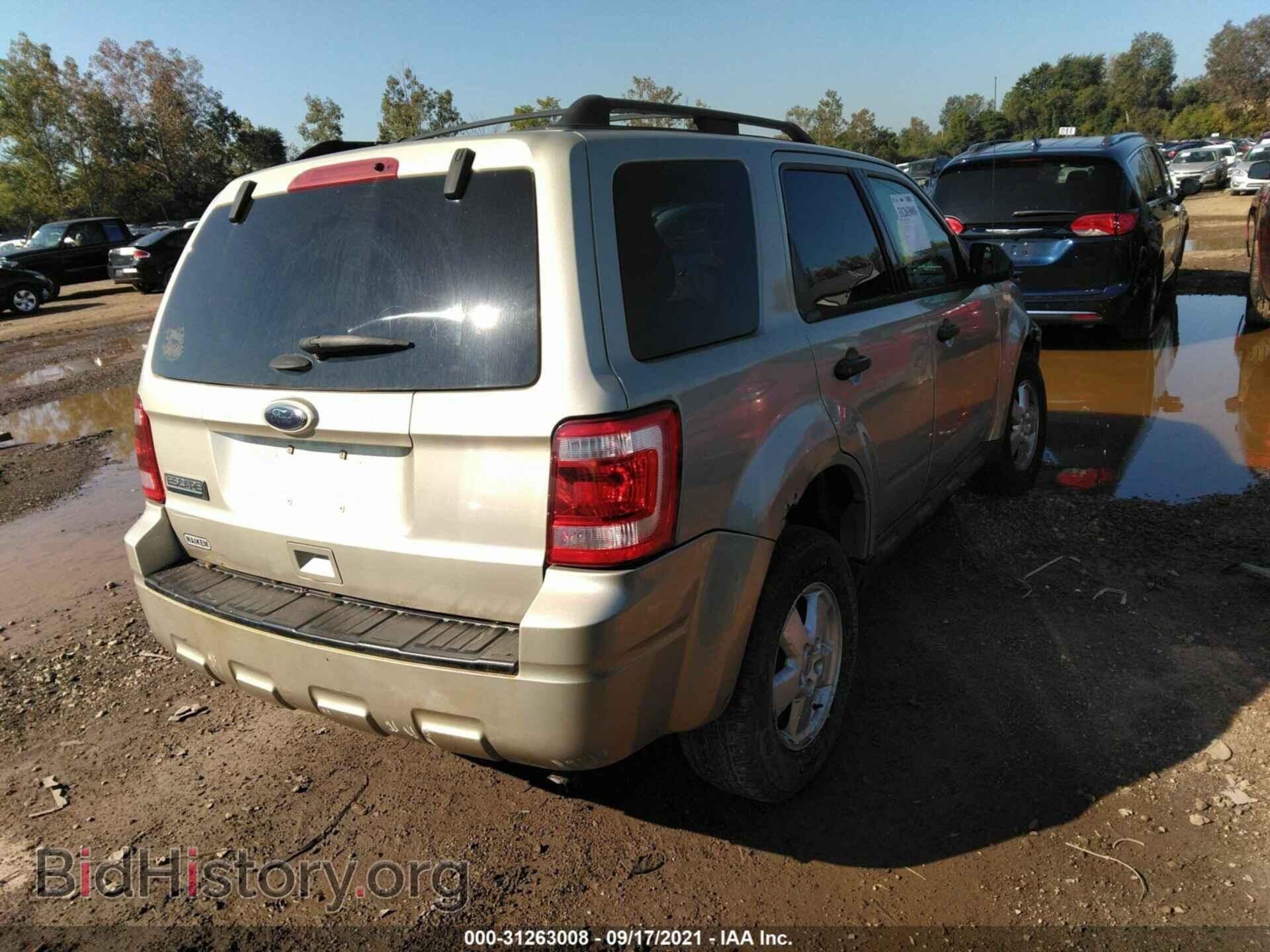 2011 FORD ESCAPE - VIN: 1FMCU0D77BKA73457 - Фото 4