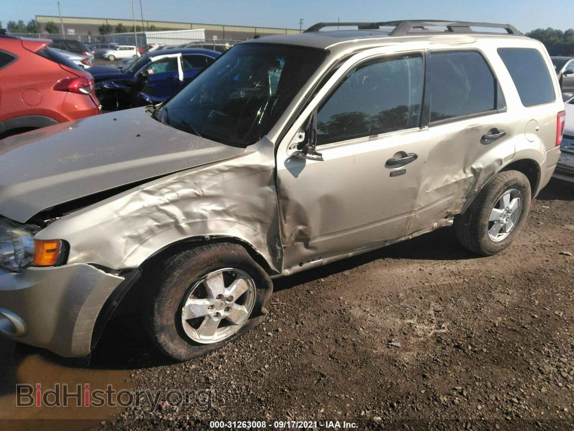 2011 FORD ESCAPE - VIN: 1FMCU0D77BKA73457 - Фото 6