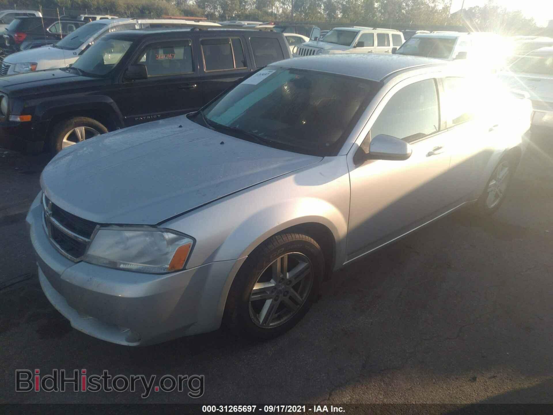 2010 DODGE AVENGER - VIN: 1B3CC5FB8AN167402 - Photo 2
