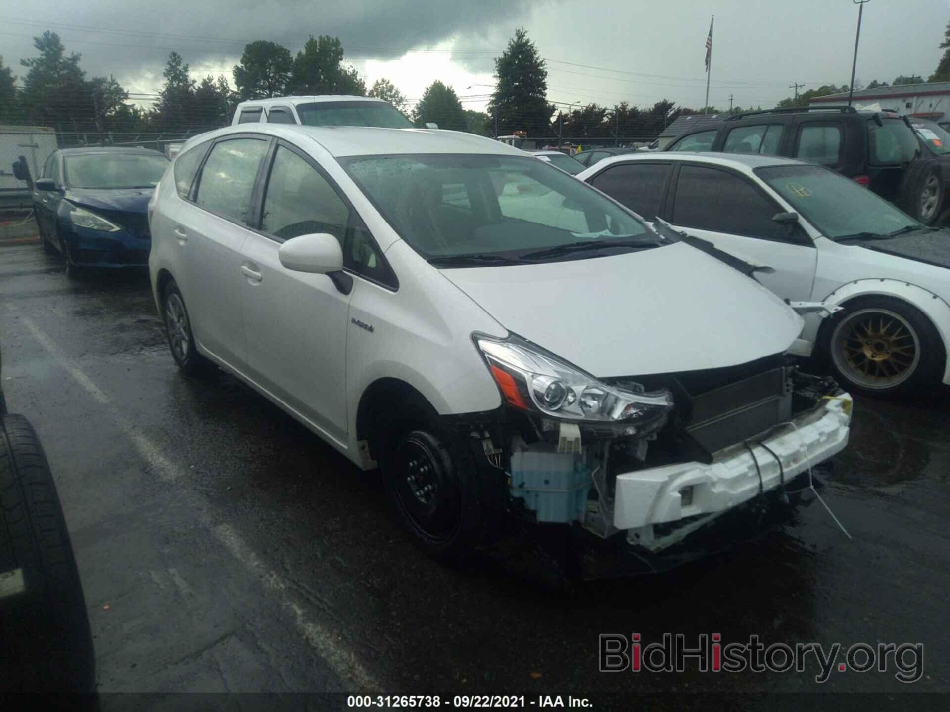 Photo JTDZN3EU3FJ031087 - TOYOTA PRIUS V 2015