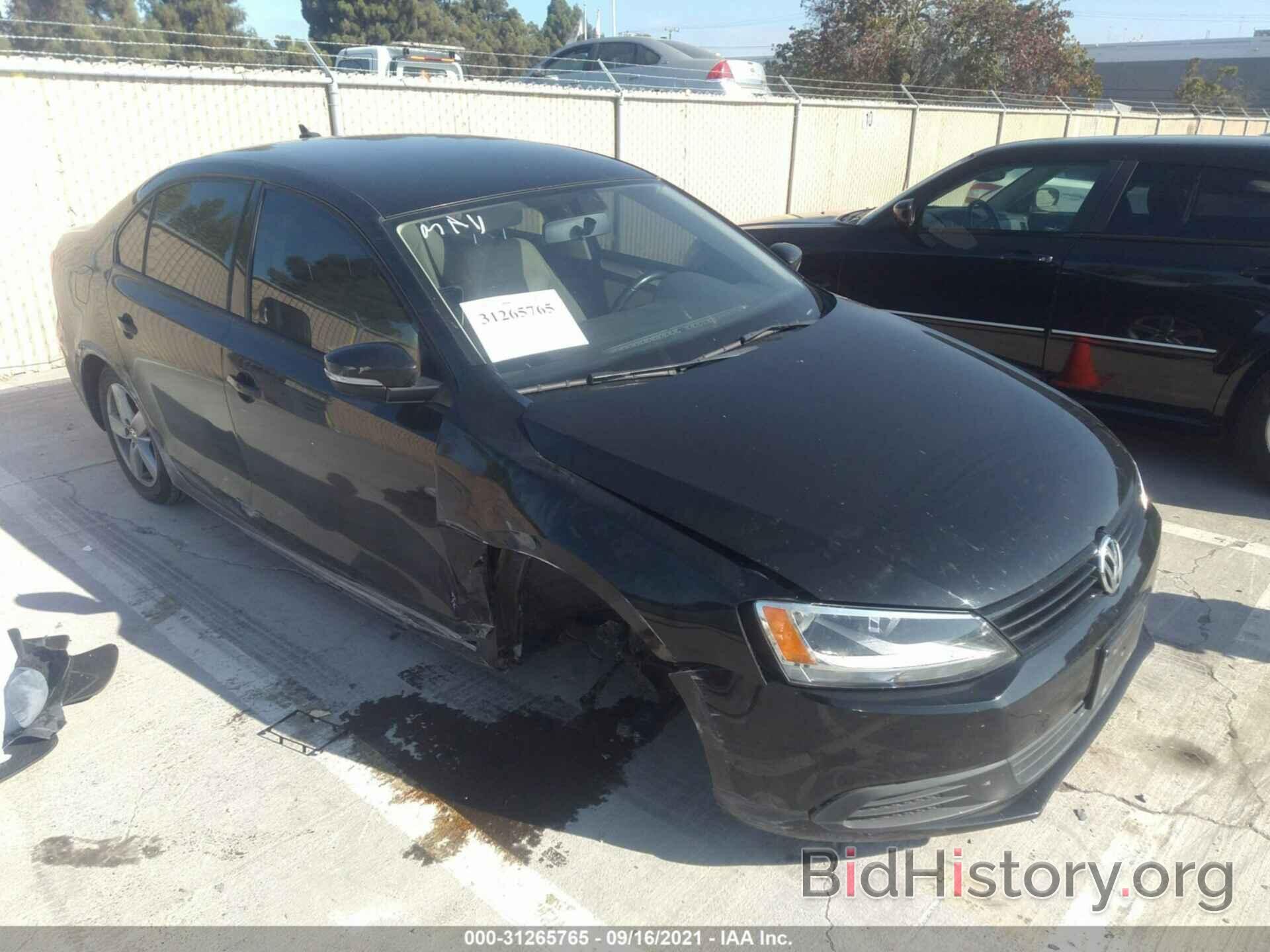 Photo 3VWLL7AJ4BM073793 - VOLKSWAGEN JETTA SEDAN 2011