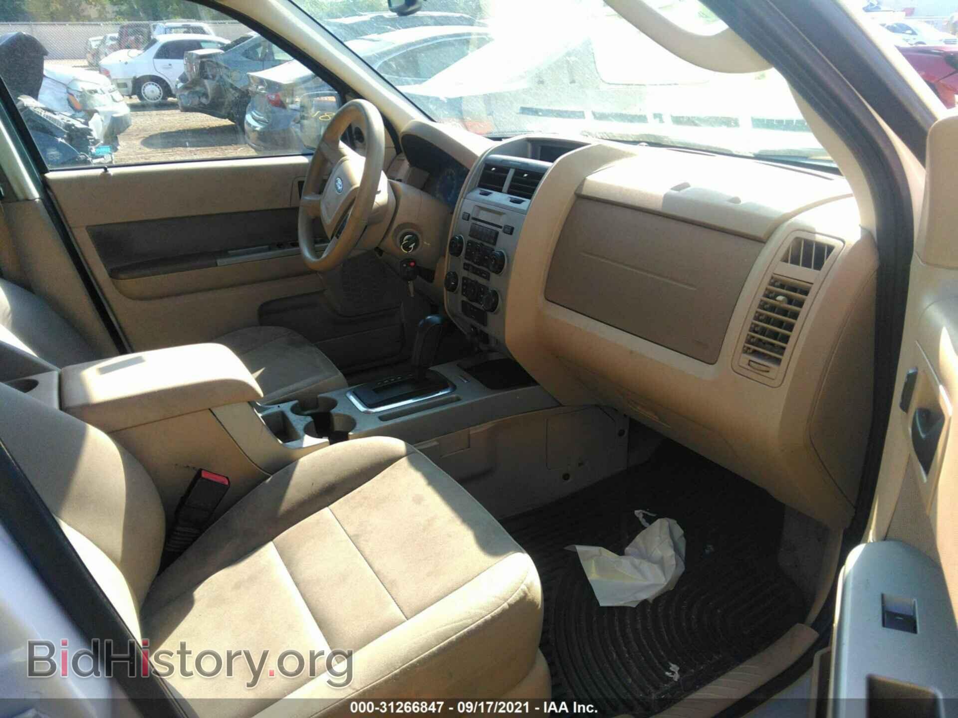 2011 FORD ESCAPE - VIN: 1FMCU0D77BKB00480 - Фото 5