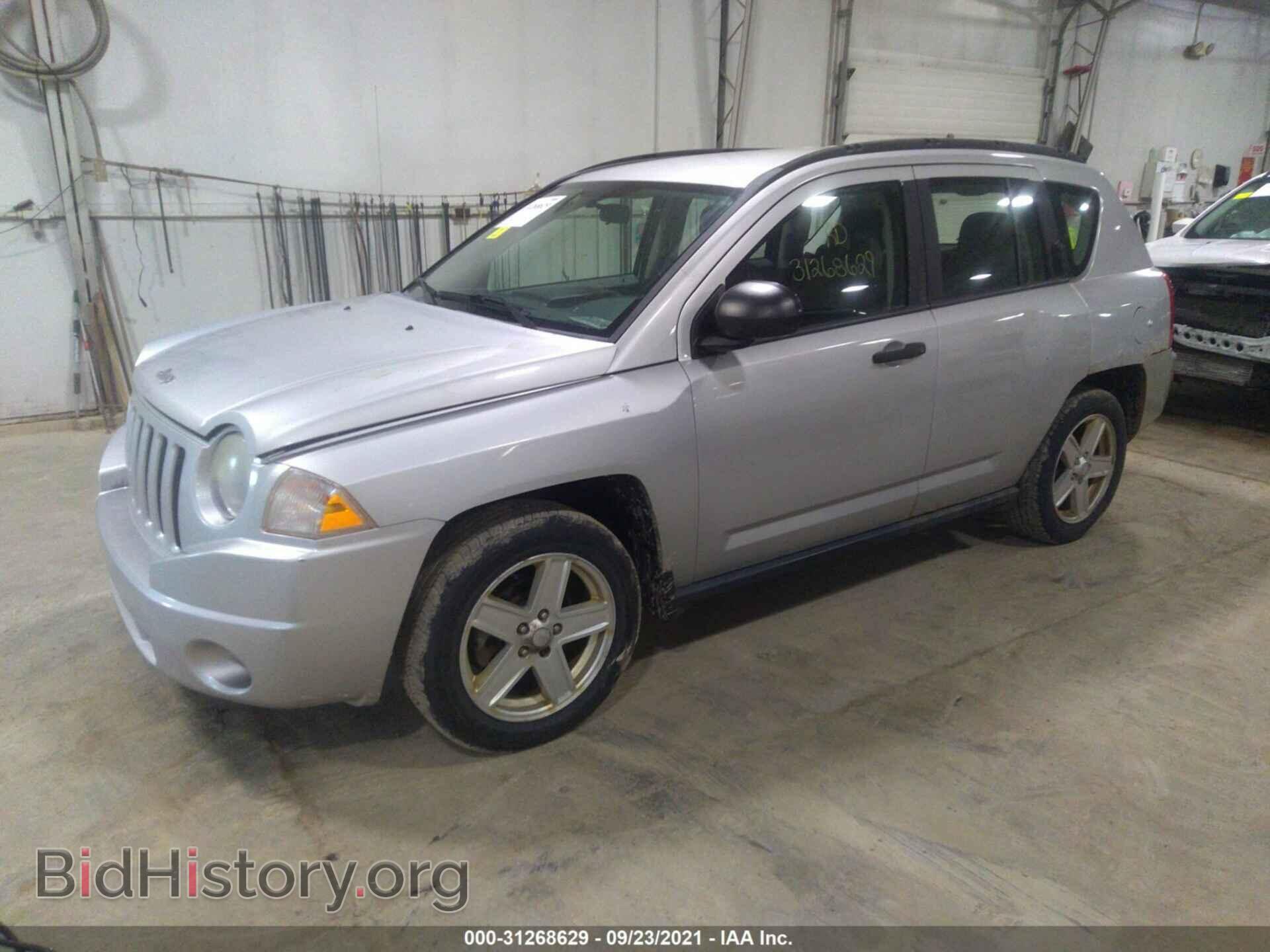 2007 JEEP COMPASS - VIN: 1J8FT47W77D359070 - Фото 2