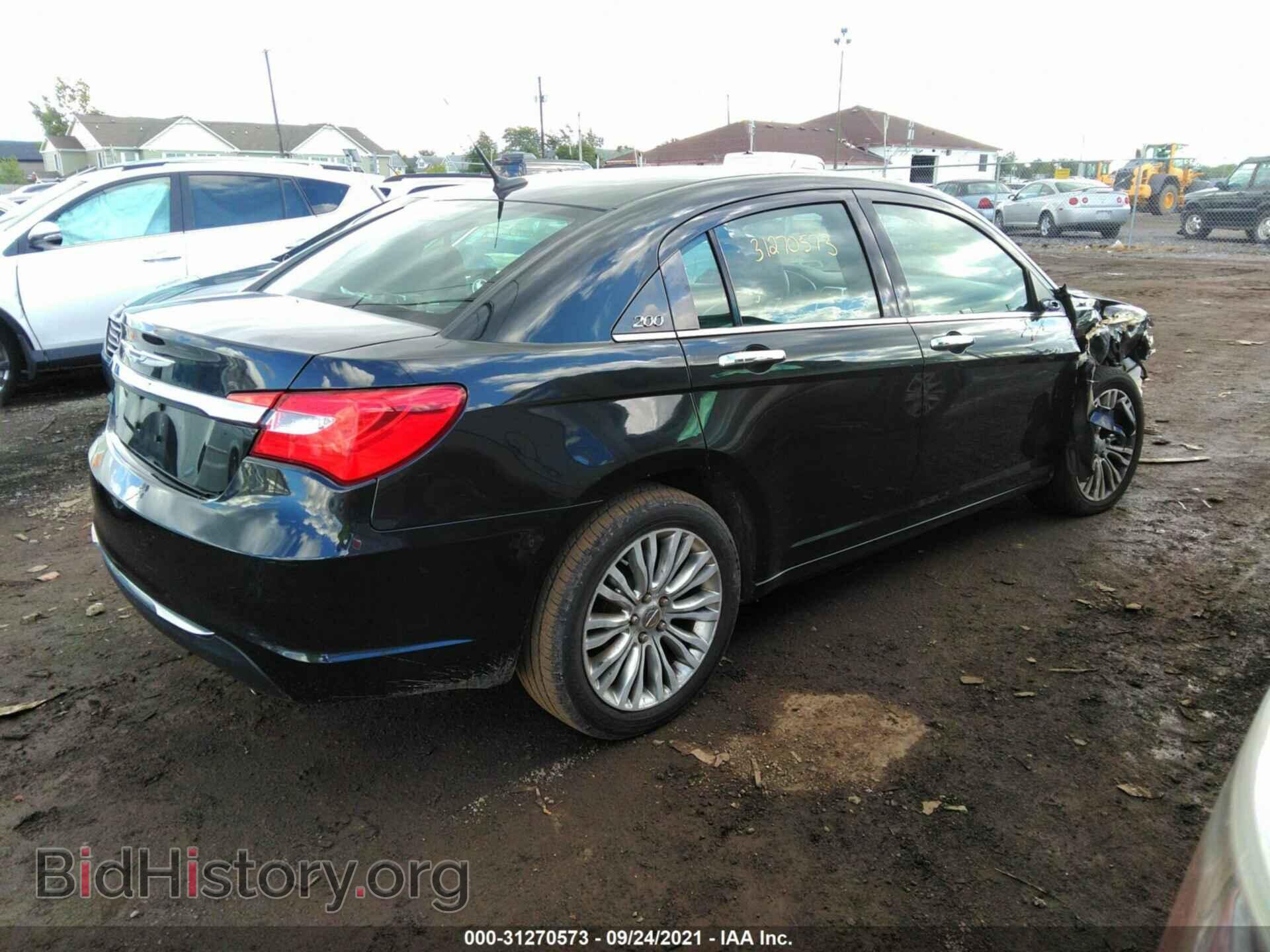 2011 CHRYSLER 200 - VIN: 1C3BC2FG7BN520643 - Фото 4