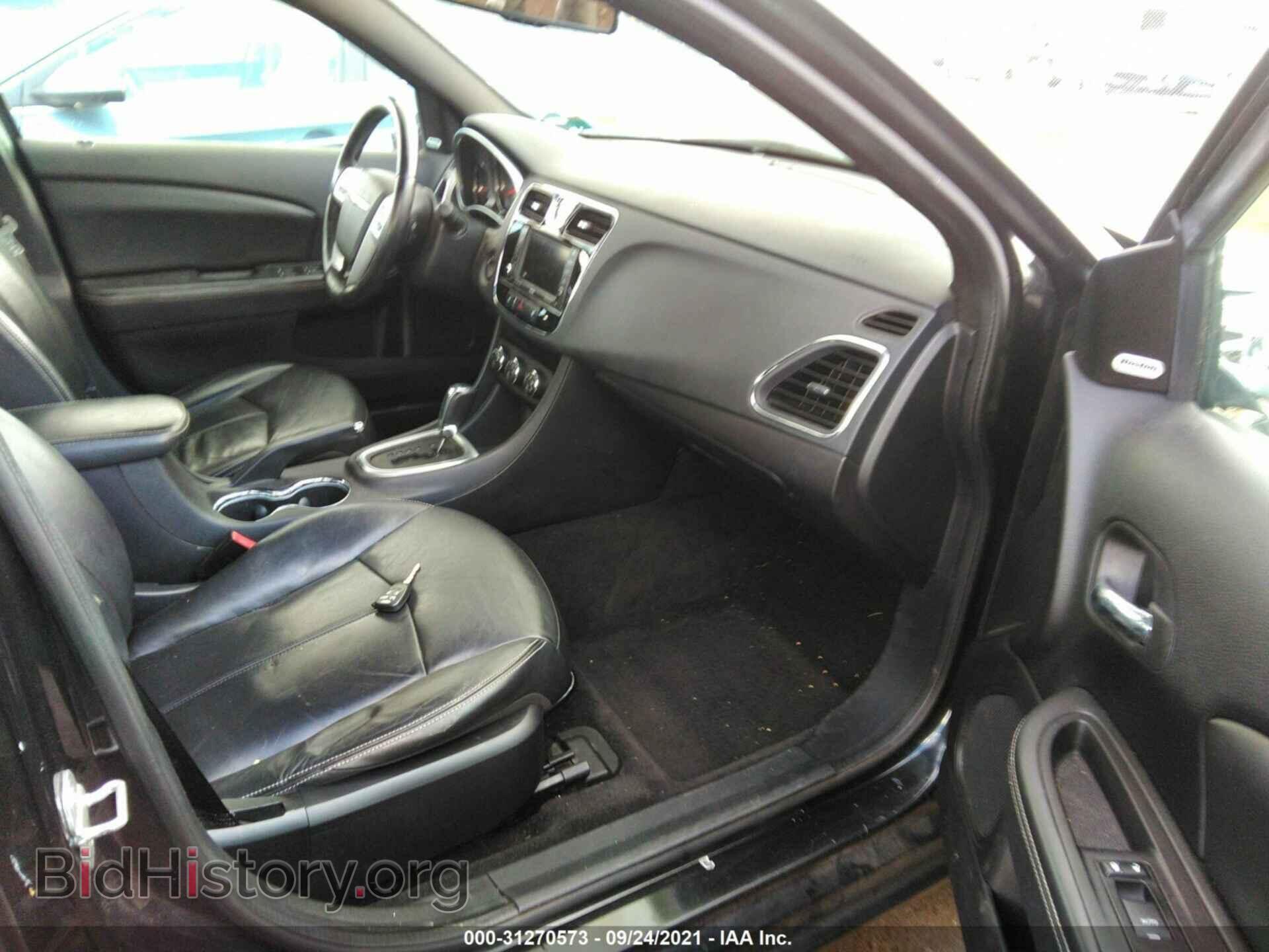 2011 CHRYSLER 200 - VIN: 1C3BC2FG7BN520643 - Фото 5