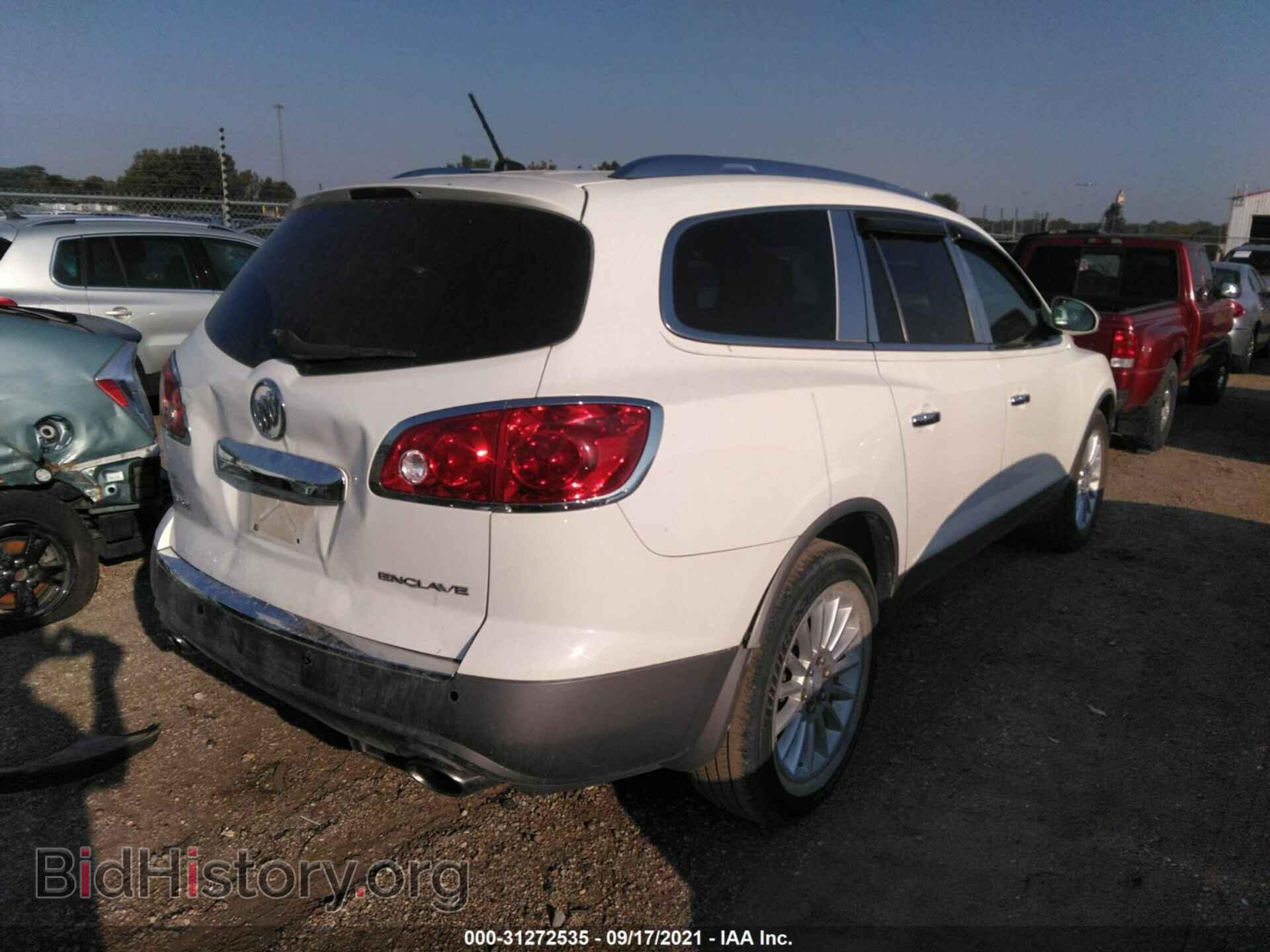 2011 BUICK ENCLAVE - VIN: 5GAKRAED8BJ131871 - Фото 4
