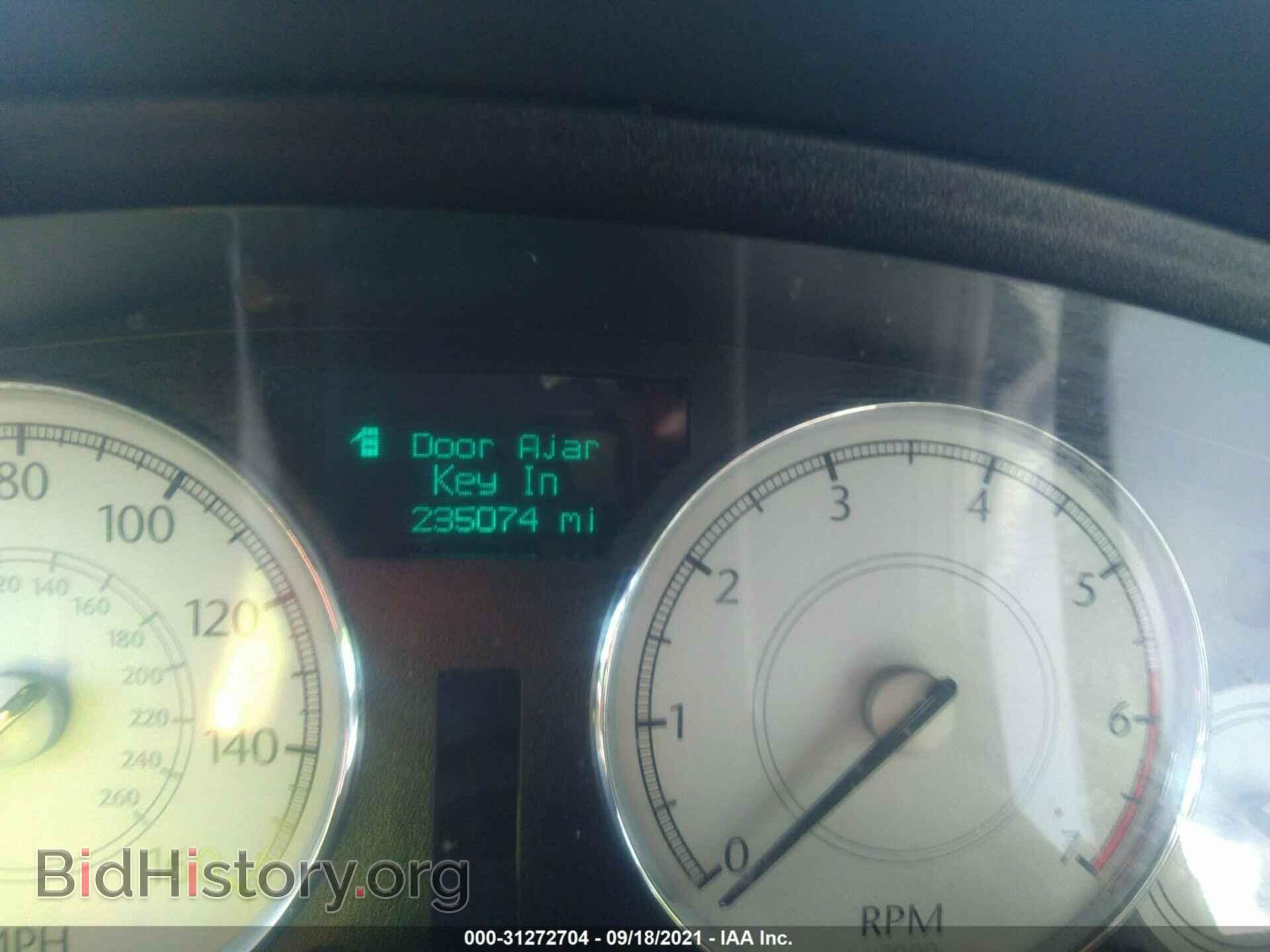 2007 CHRYSLER 300 - VIN: 2C3KA63H17H897737 - Фото 7