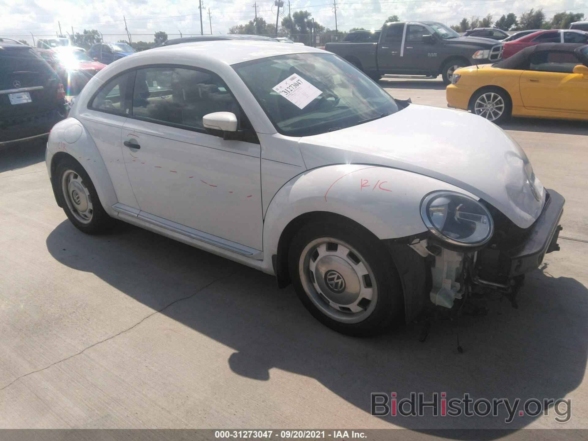 Photo 3VWF17AT3FM651845 - VOLKSWAGEN BEETLE COUPE 2015