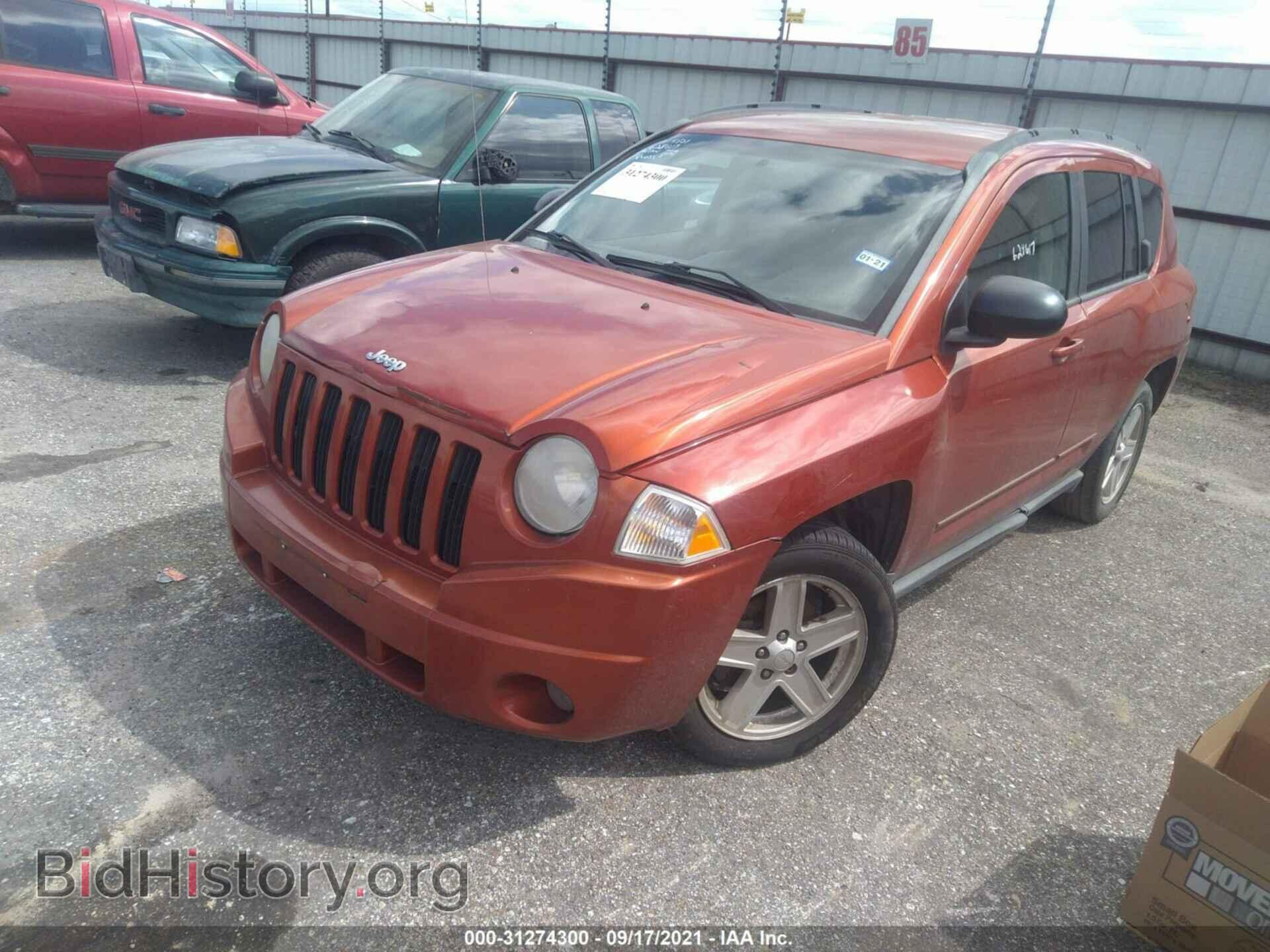2010 JEEP COMPASS - VIN: 1J4NT4FBXAD628617 - Фото 2