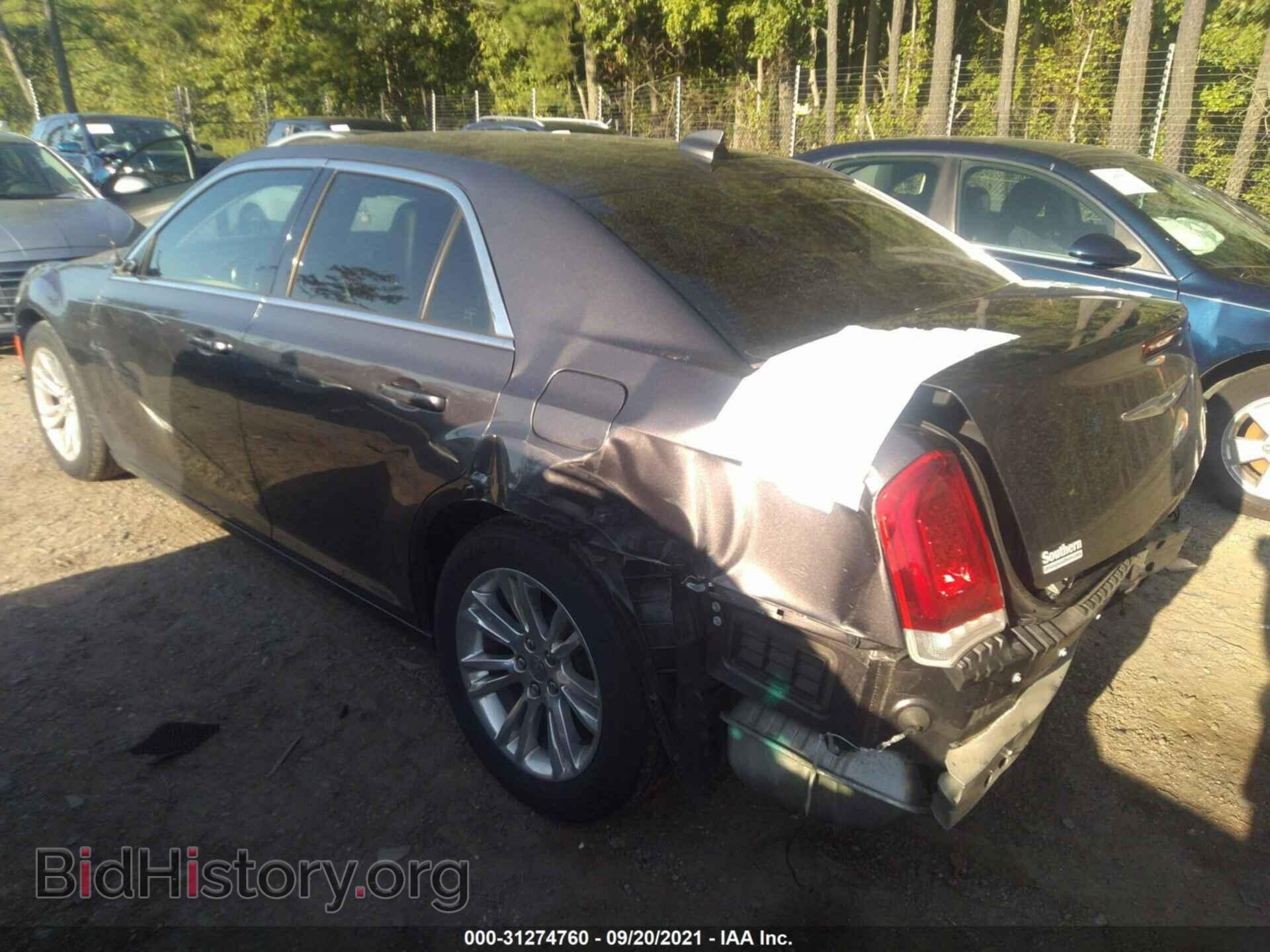 2017 CHRYSLER 300 - VIN: 2C3CCAAG4HH662004 - Фото 3