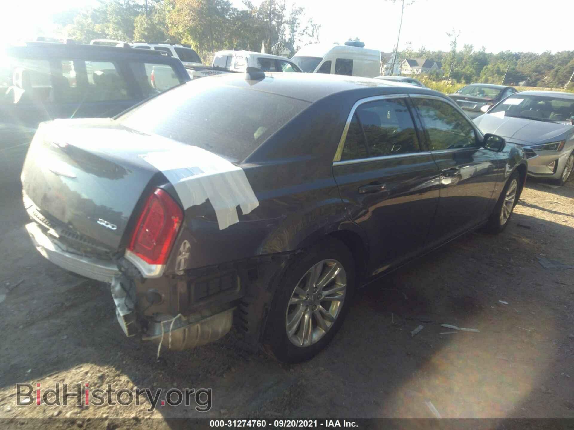 2017 CHRYSLER 300 - VIN: 2C3CCAAG4HH662004 - Фото 4