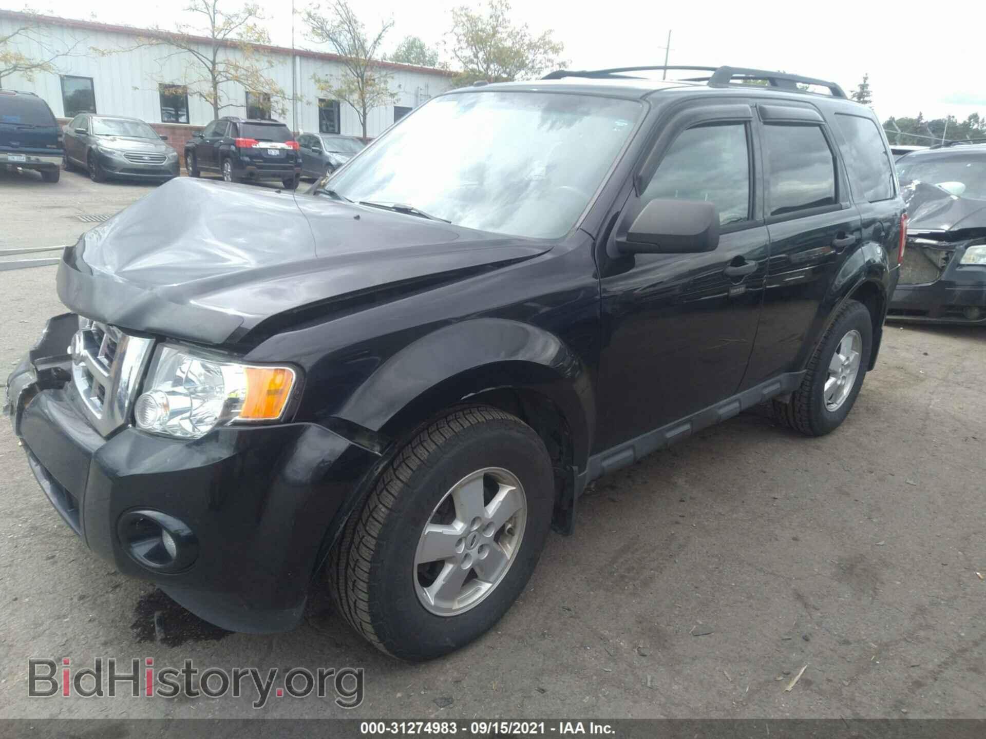 2011 FORD ESCAPE - VIN: 1FMCU0D73BKB76181 - Фото 2