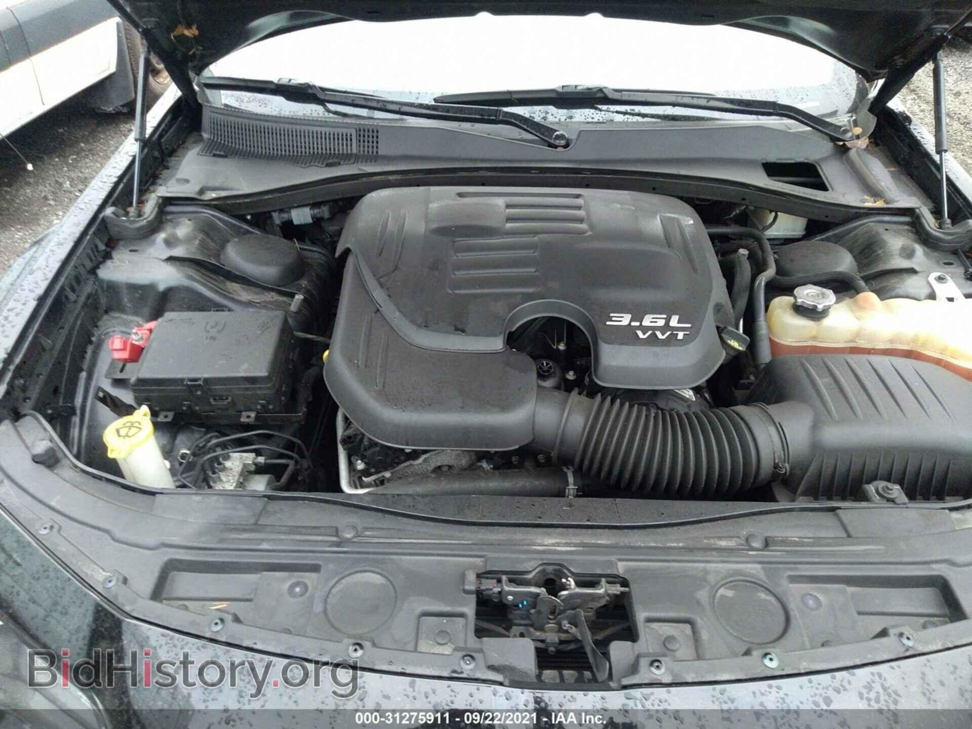 2019 CHRYSLER 300 - VIN: 2C3CCABG1KH682815 - Фото 10