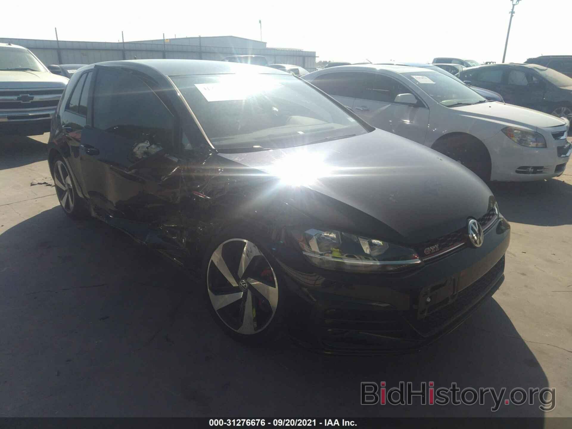 Photo 3VW5T7AU0LM017208 - VOLKSWAGEN GOLF GTI 2020