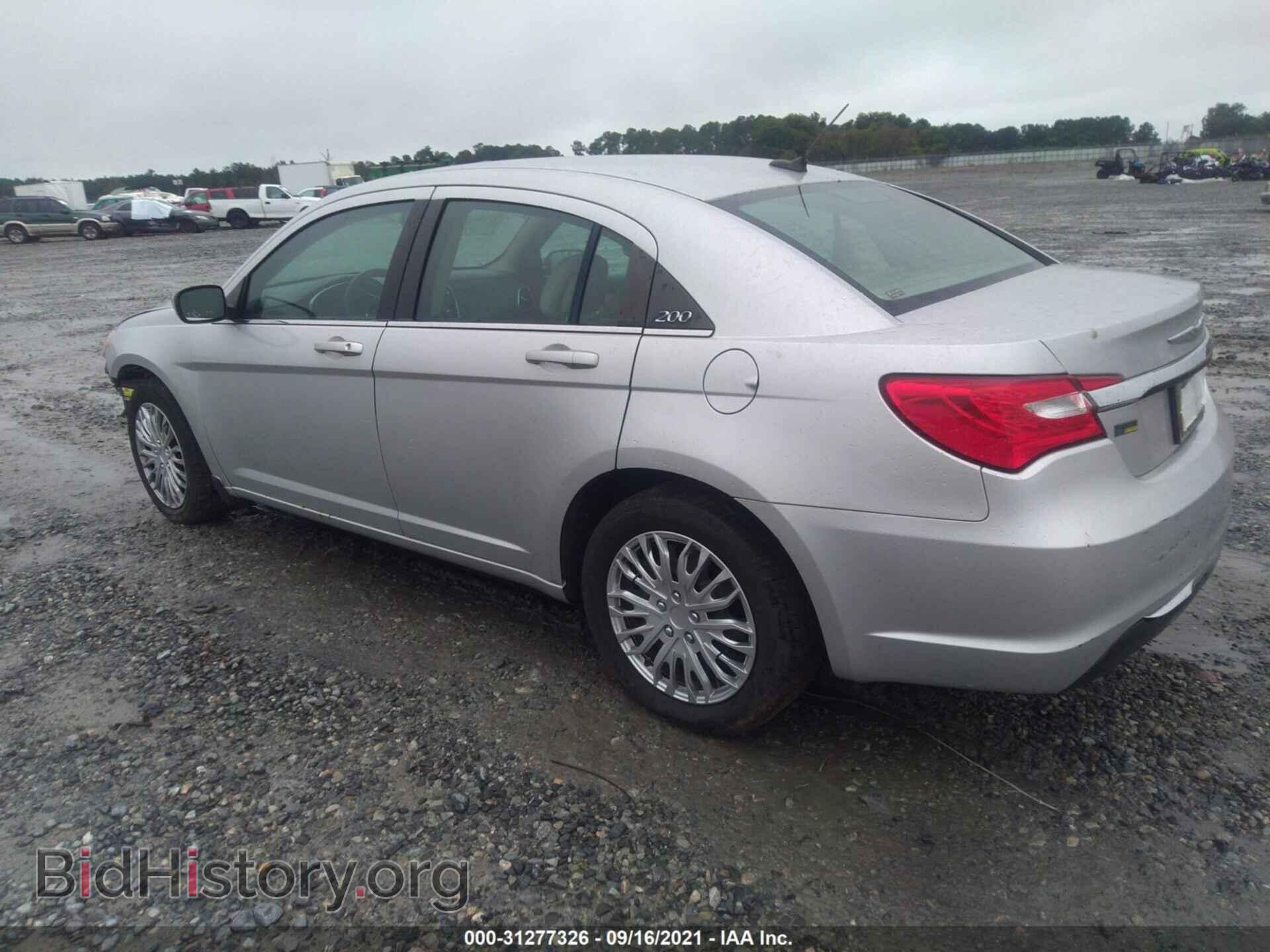 2012 CHRYSLER 200 - VIN: 1C3CCBAG5CN163752 - Фото 3