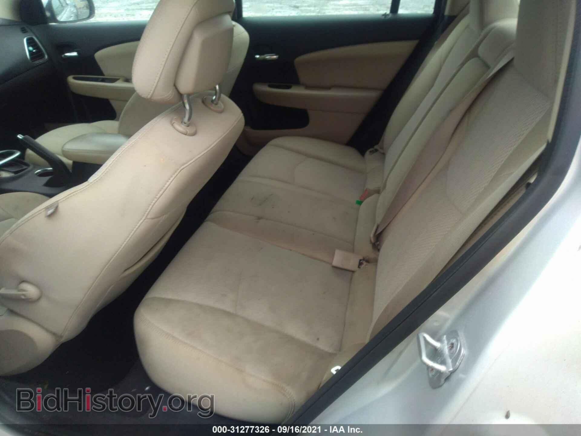 2012 CHRYSLER 200 - VIN: 1C3CCBAG5CN163752 - Фото 8