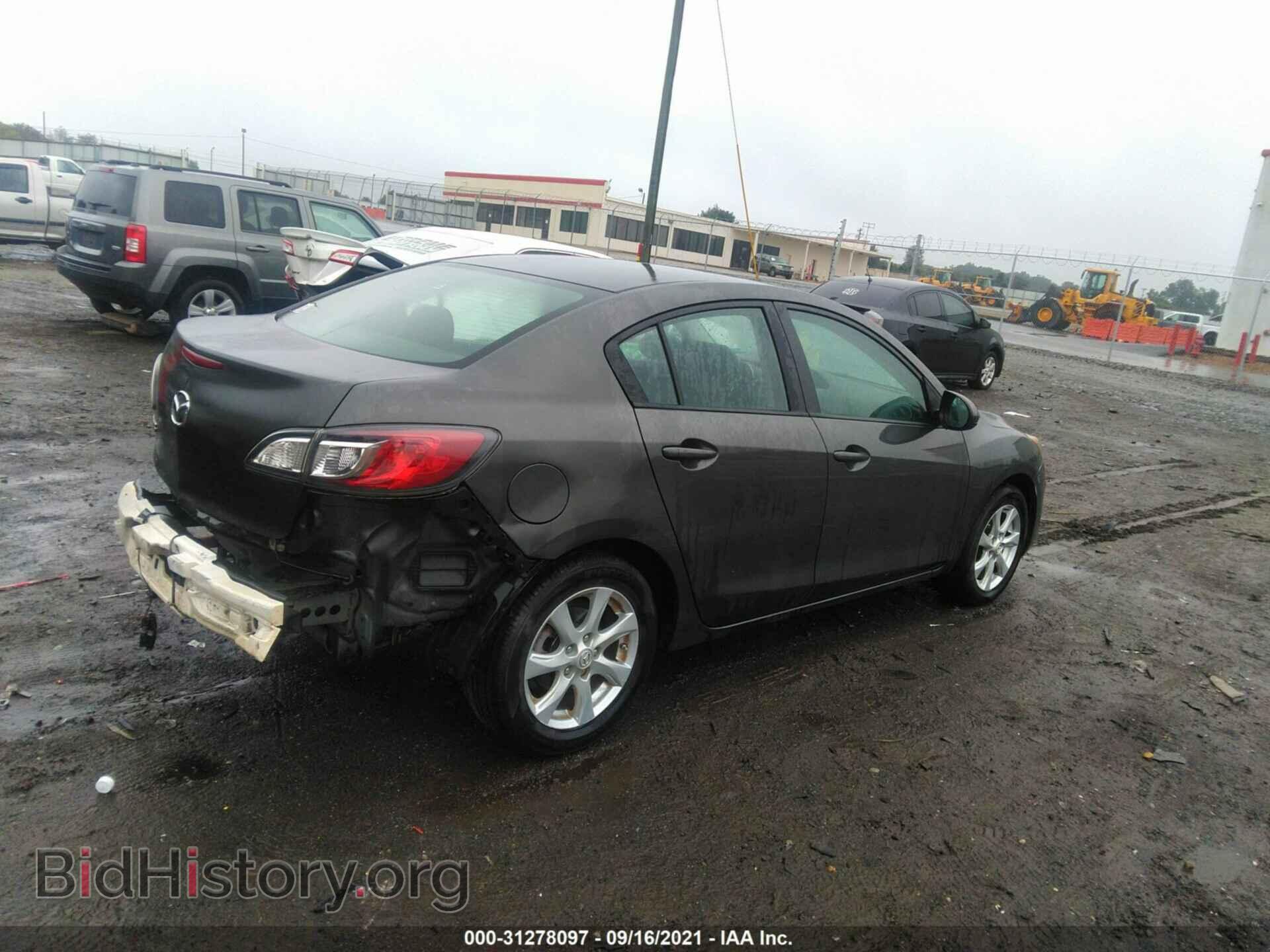 2011 MAZDA MAZDA3 - VIN: JM1BL1VG3B1367497 - Фото 4