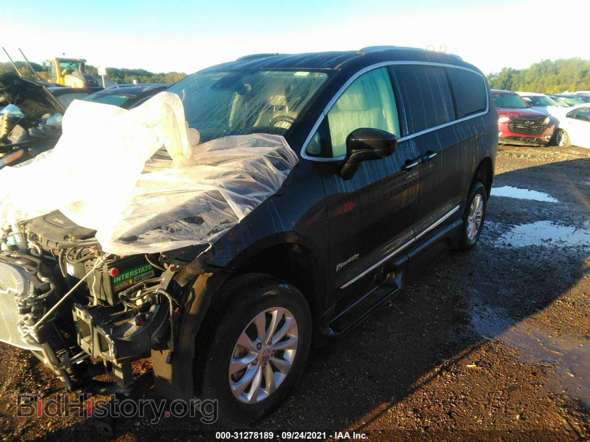 2018 CHRYSLER PACIFICA - VIN: 2C4RC1BG0JR269704 - Фото 2