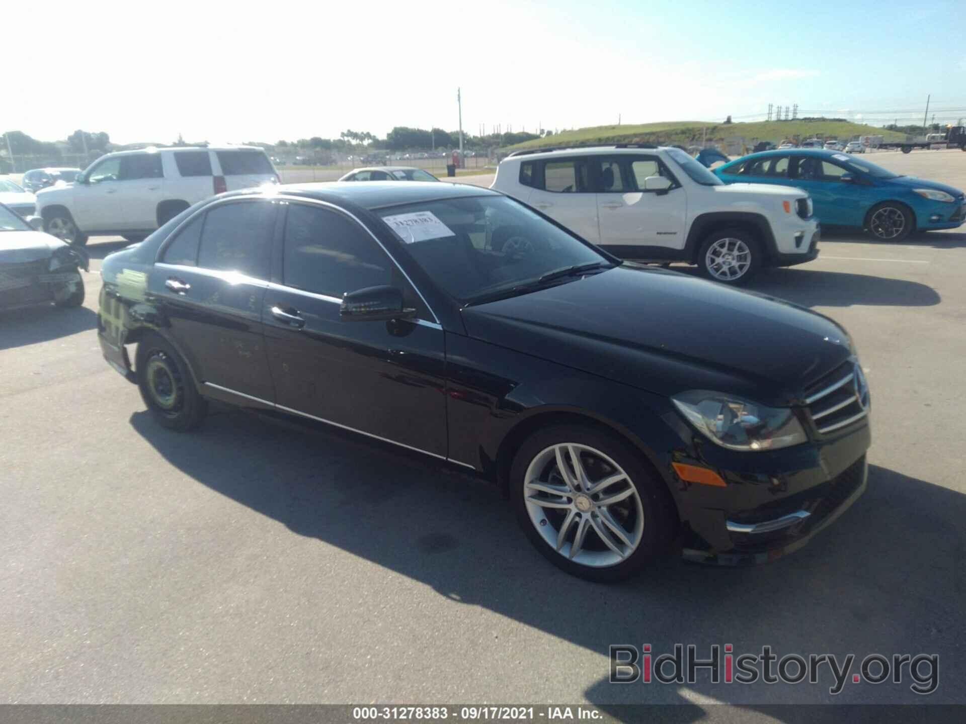 Photo WDDGF4HB5EA962621 - MERCEDES-BENZ C-CLASS 2014