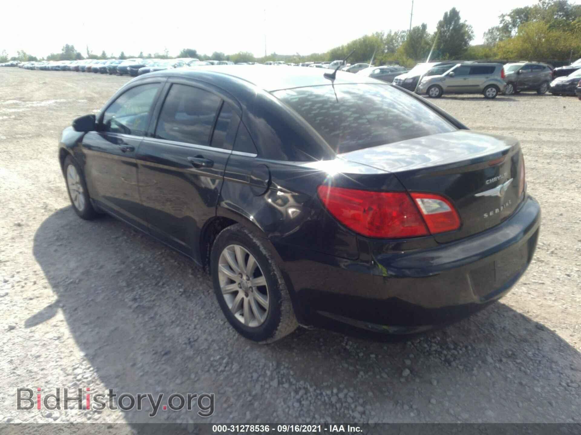 2010 CHRYSLER SEBRING - VIN: 1C3CC5FB9AN138493 - Фото 3