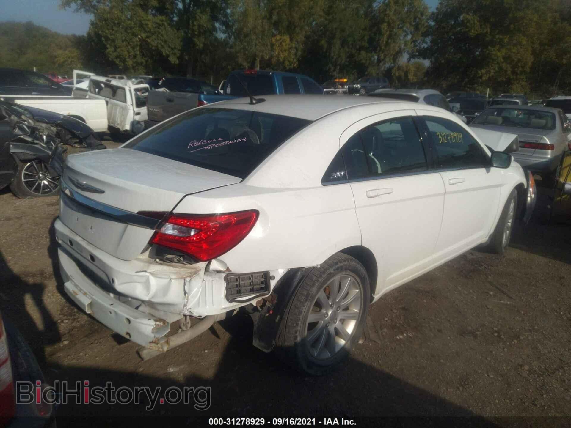 2012 CHRYSLER 200 - VIN: 1C3CCBBB1CN107987 - Фото 4