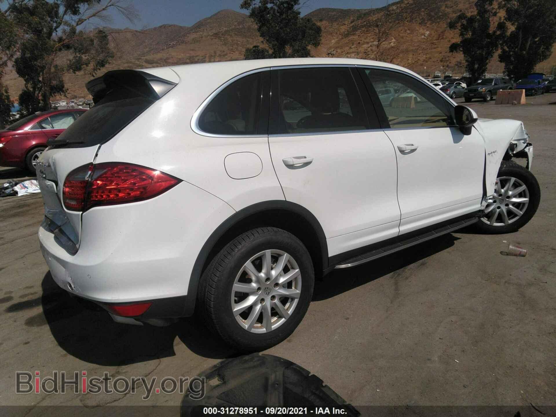 2013 PORSCHE CAYENNE - VIN: WP1AE2A2XDLA15979 - Фото 4