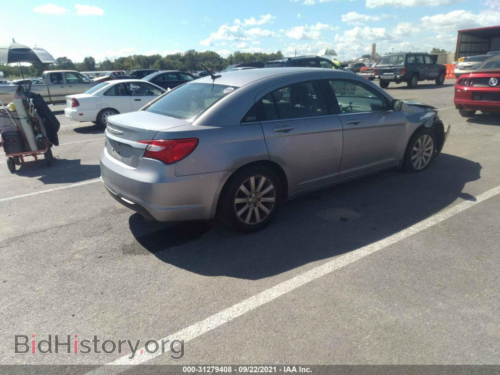 2013 CHRYSLER 200 - VIN: 1C3CCBBG0DN573309 - Photo 4