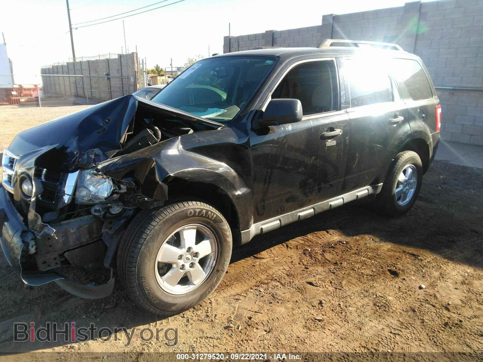 2011 FORD ESCAPE - VIN: 1FMCU0D73BKC52112 - Photo 2