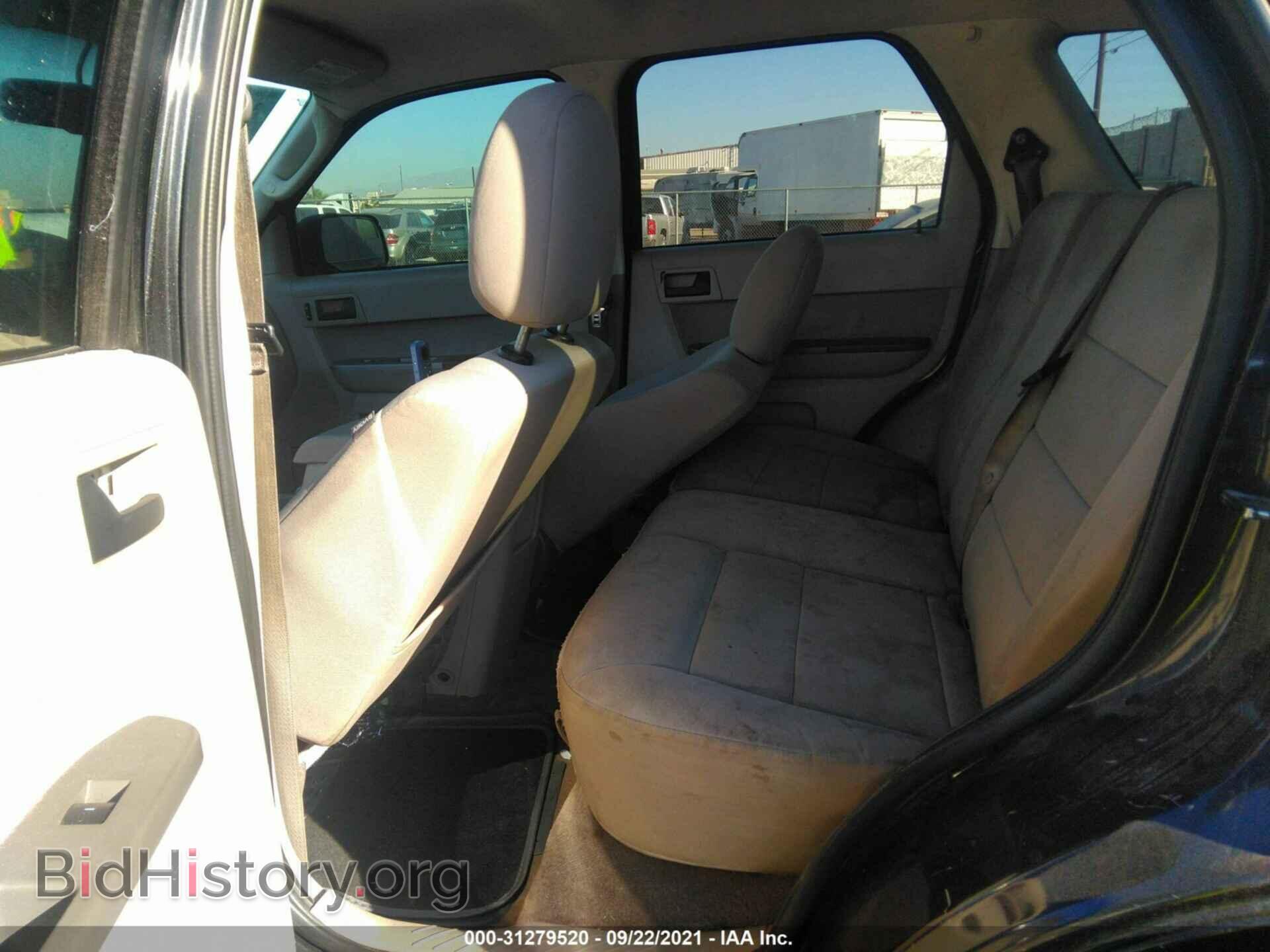 2011 FORD ESCAPE - VIN: 1FMCU0D73BKC52112 - Photo 8