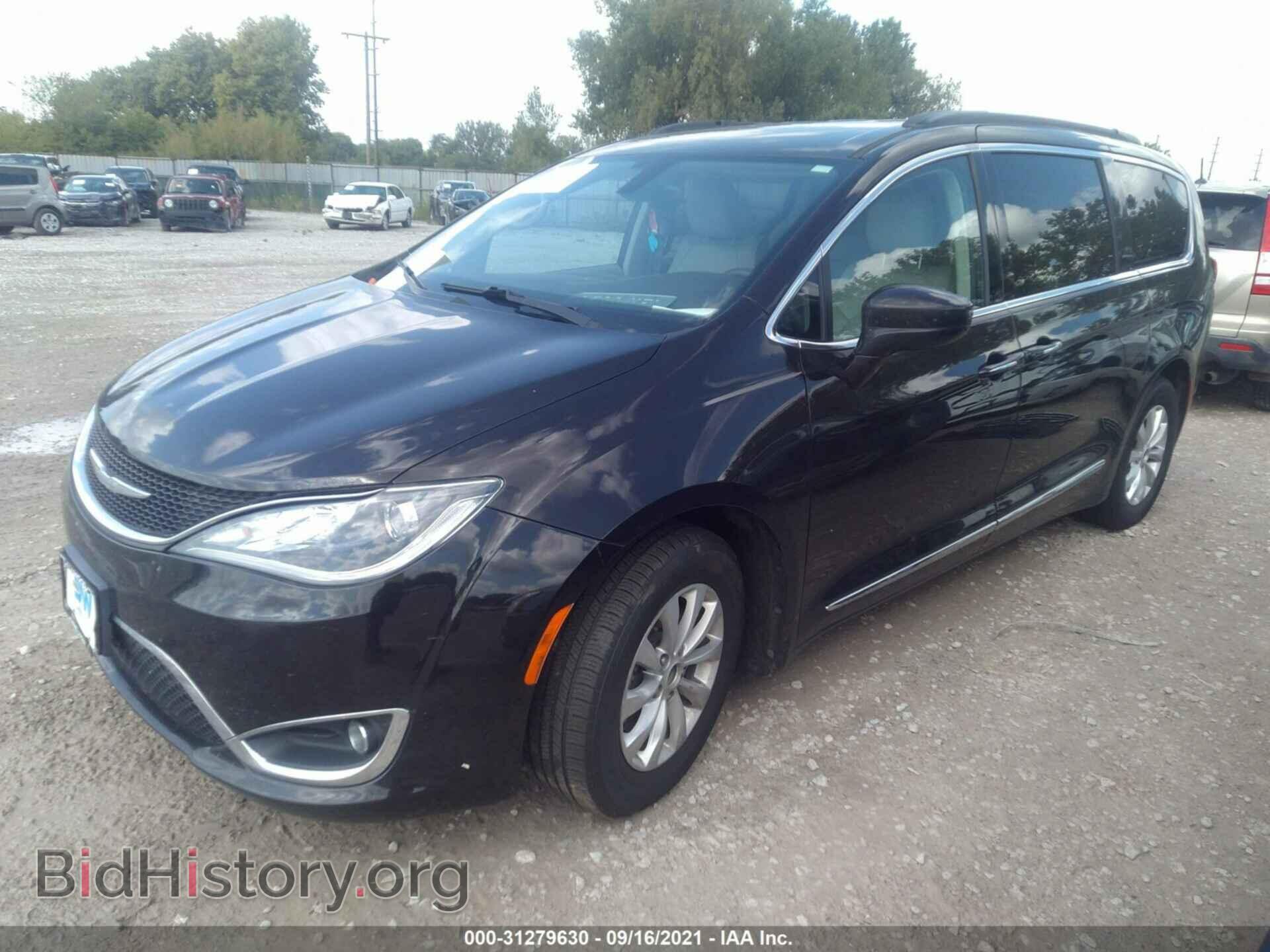 2017 CHRYSLER PACIFICA - VIN: 2C4RC1BG1HR667496 - Фото 2