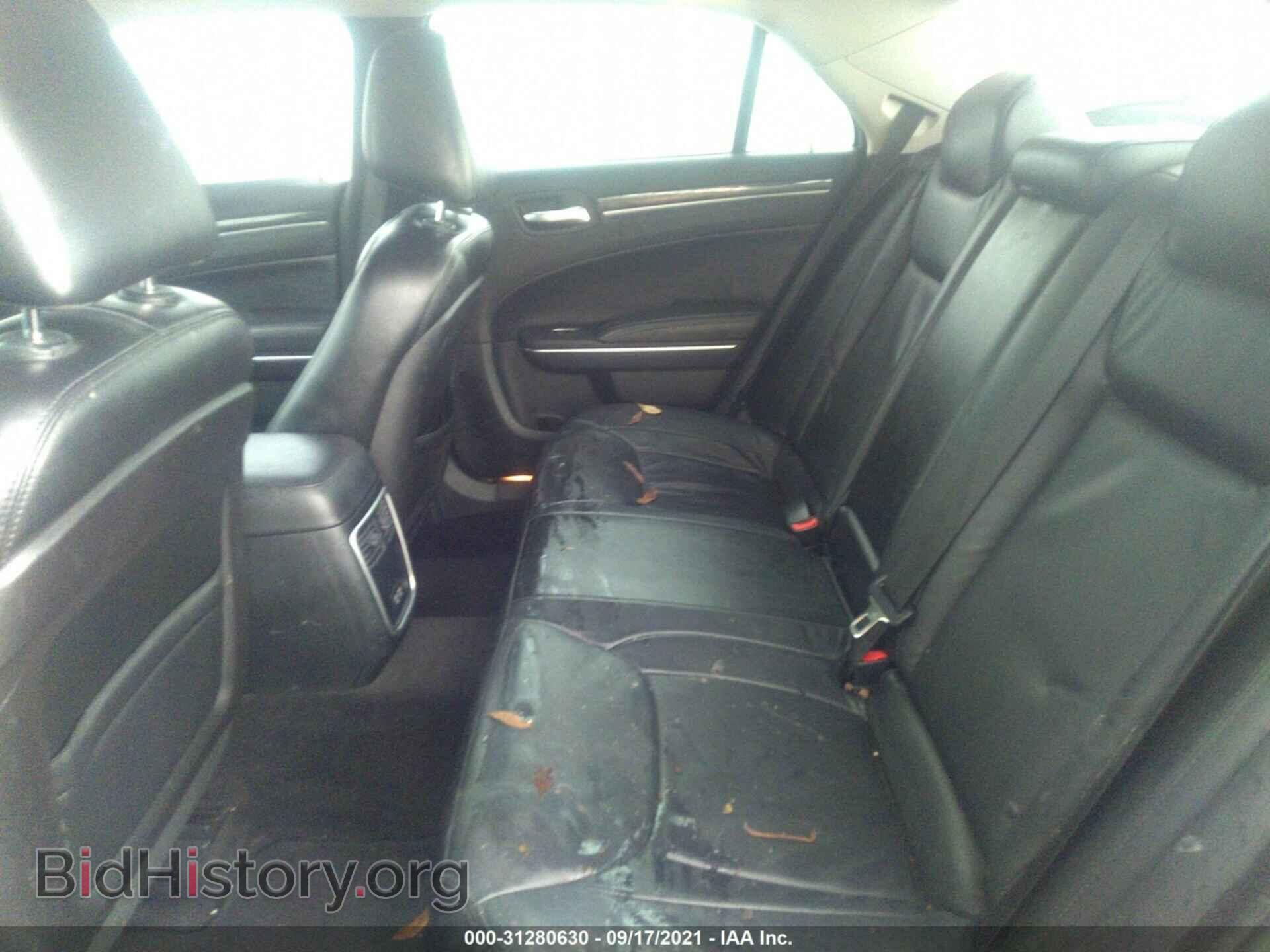 2016 CHRYSLER 300 - VIN: 2C3CCAAG8GH351237 - Фото 8