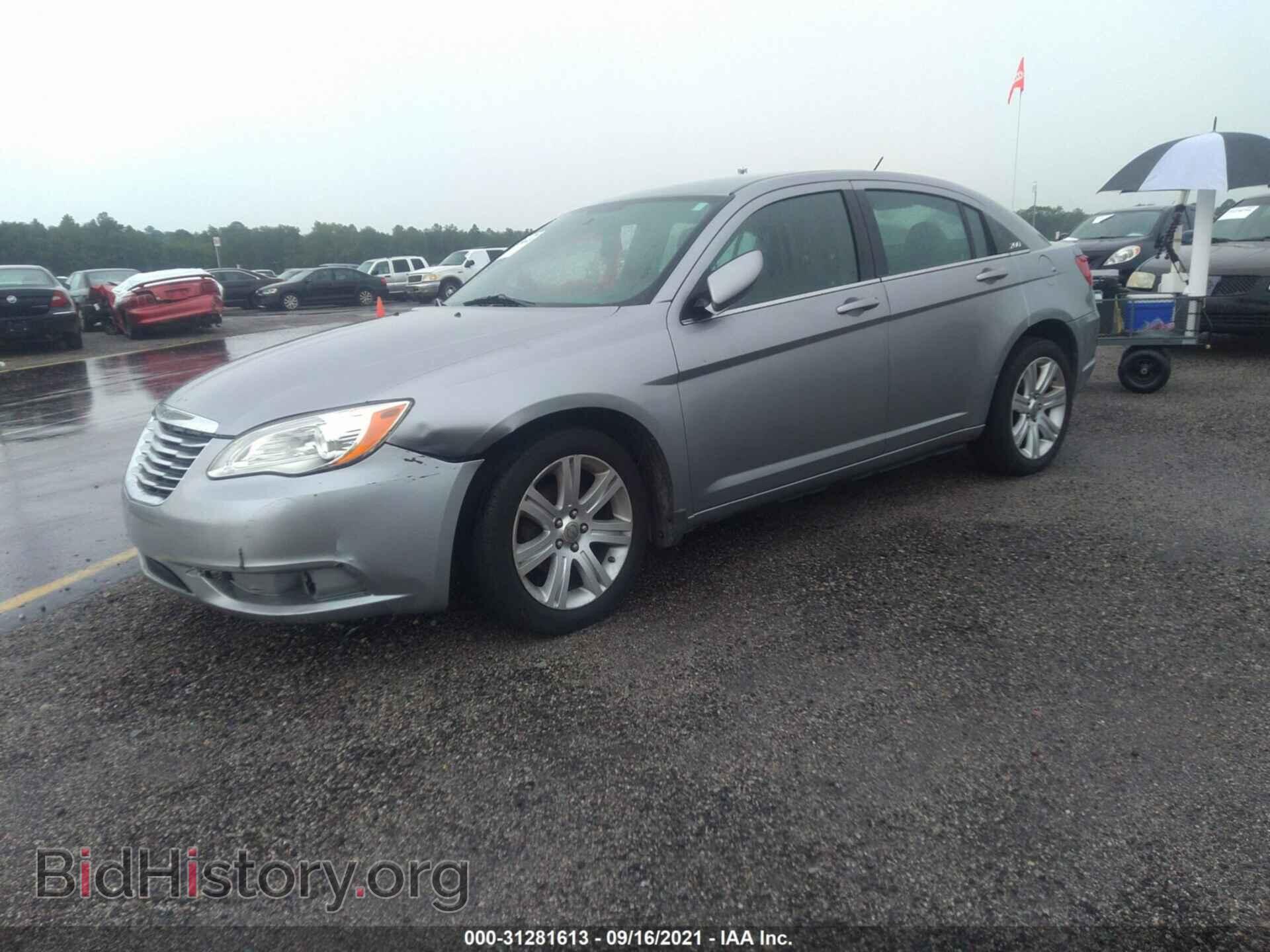 2013 CHRYSLER 200 - VIN: 1C3CCBBB1DN694502 - Photo 2