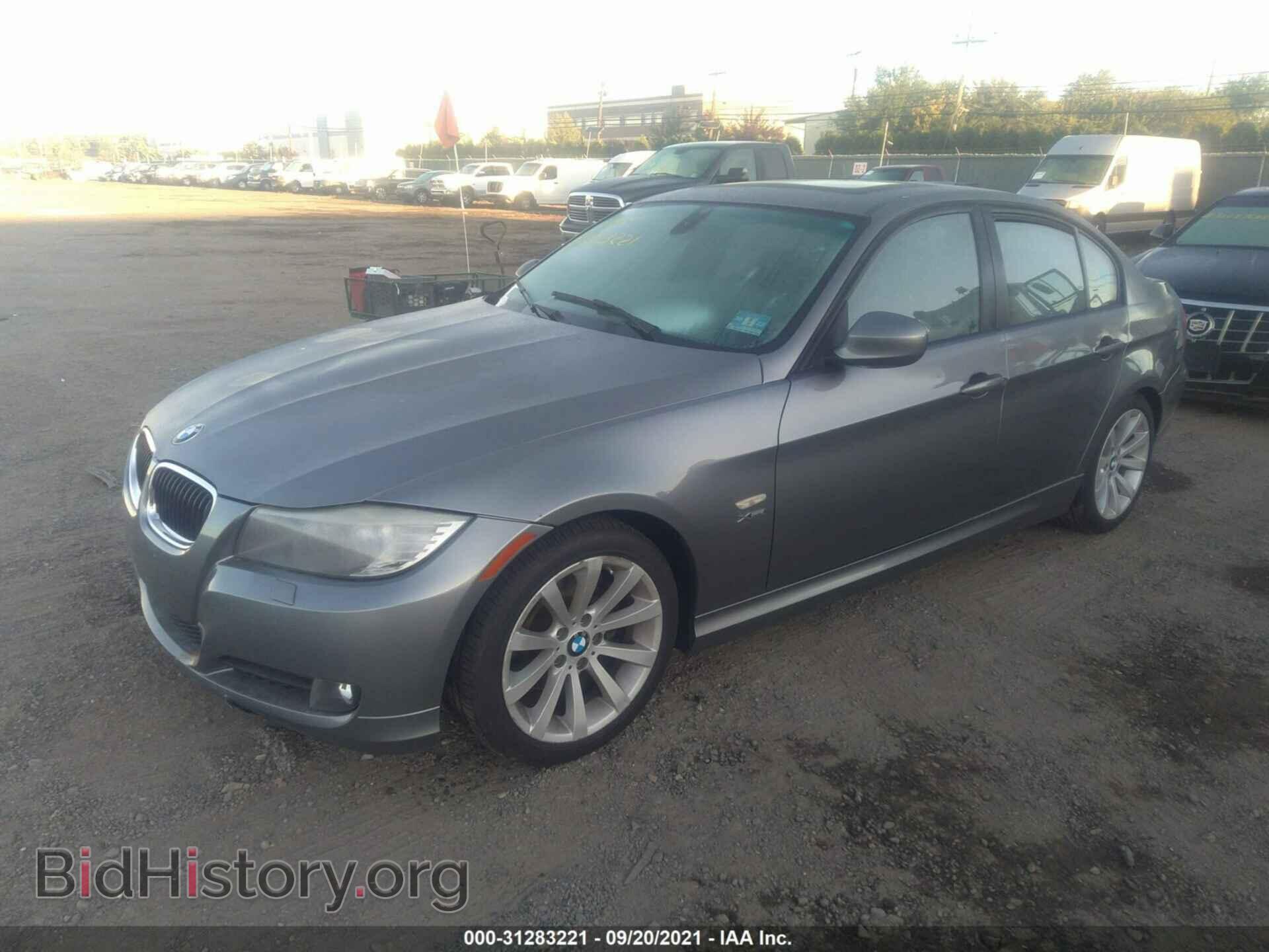 2011 BMW 3 SERIES - VIN: WBAPK5C52BF123745 - Фото 2
