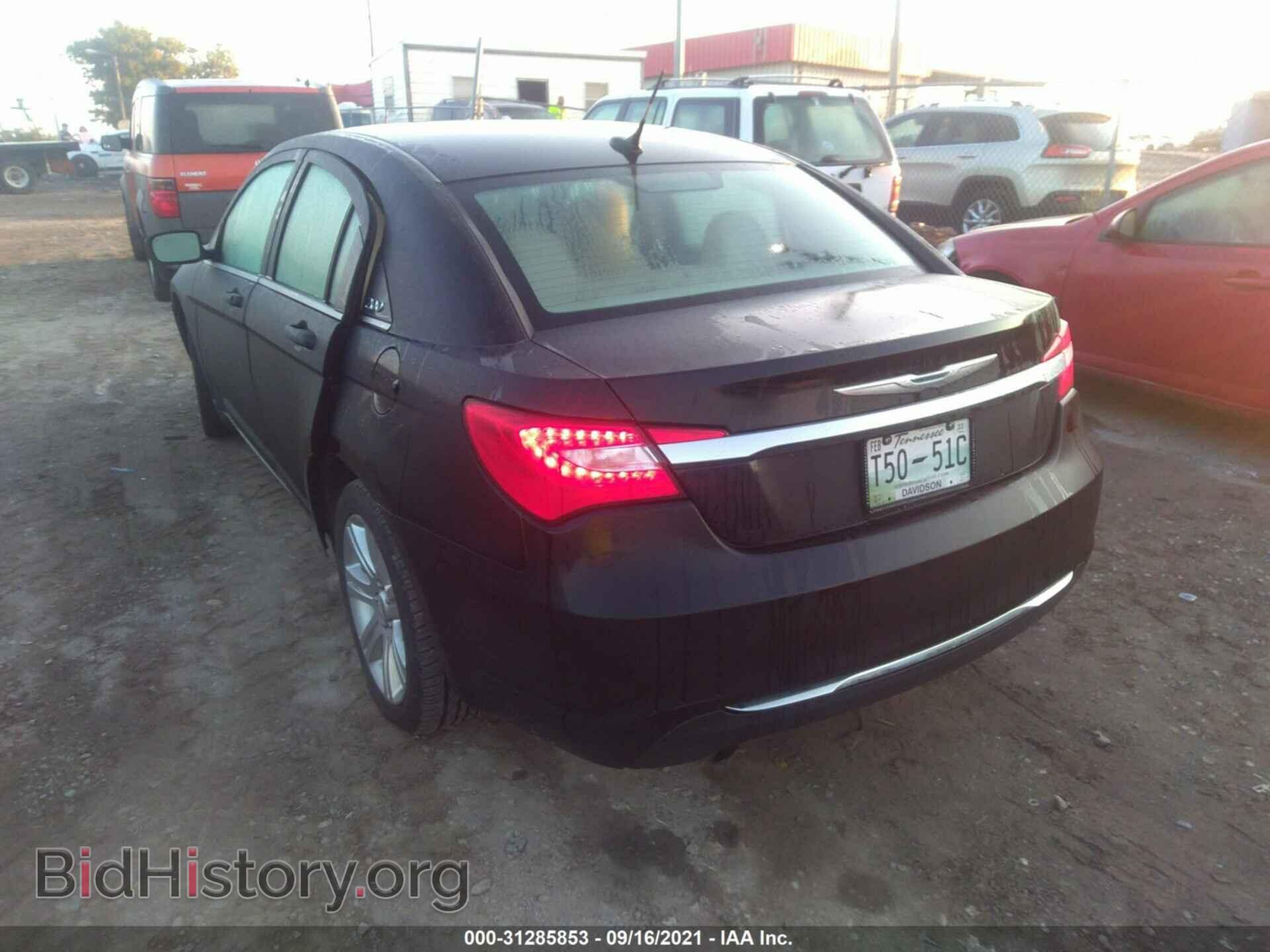 2011 CHRYSLER 200 - VIN: 1C3BC1FG3BN585645 - Фото 3
