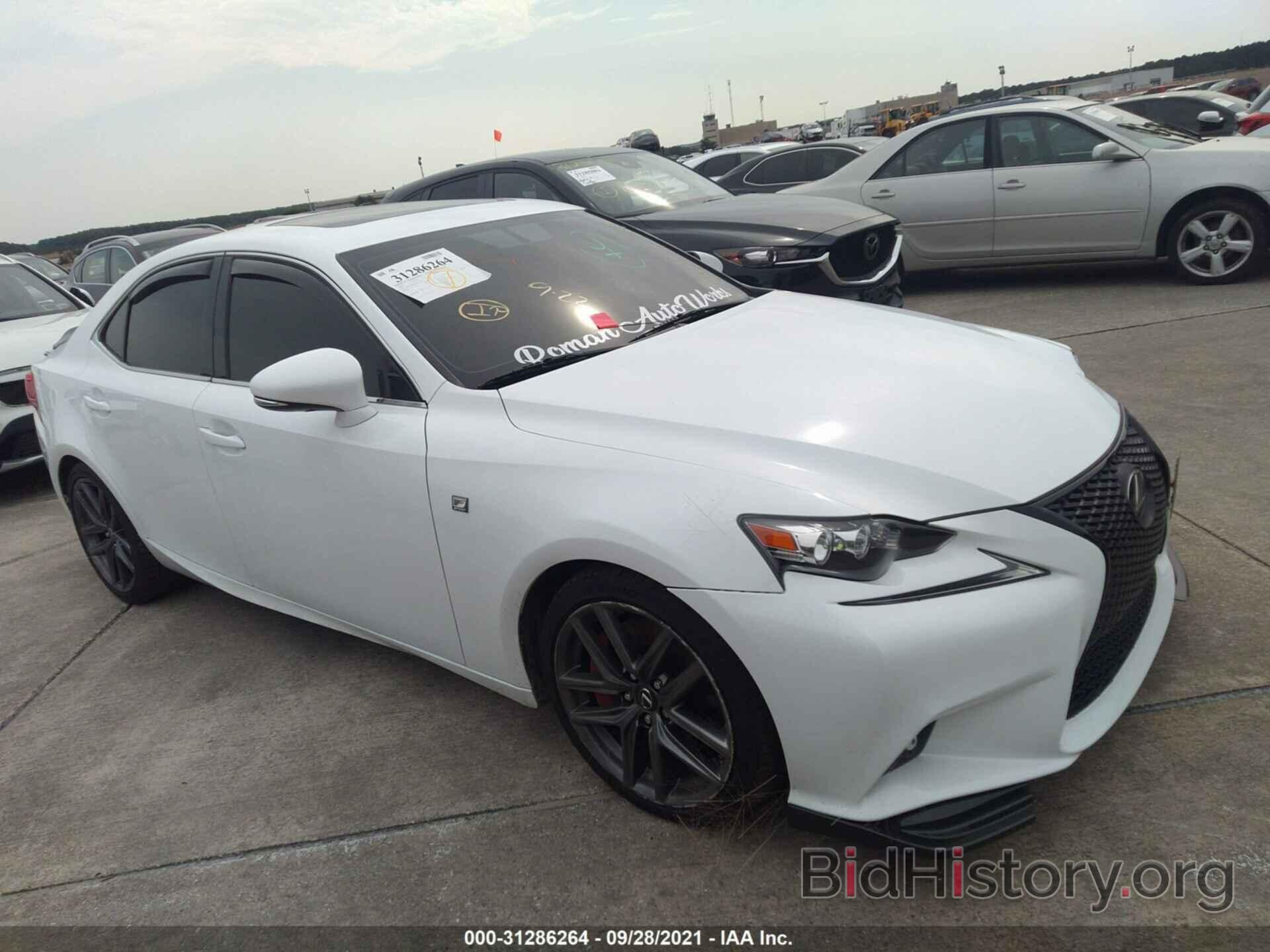 Photo JTHCM1D22G5011693 - LEXUS IS 300 2016