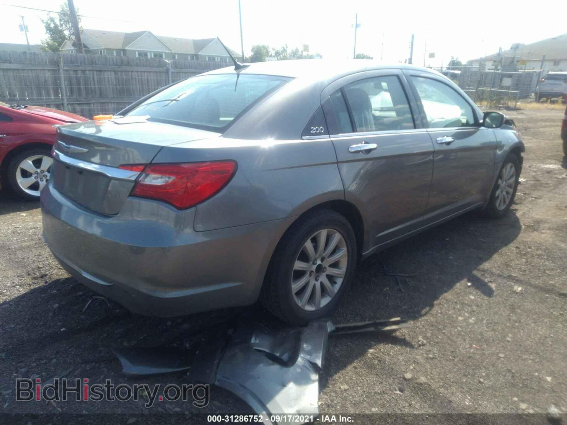 2013 CHRYSLER 200 - VIN: 1C3CCBCGXDN615287 - Фото 4