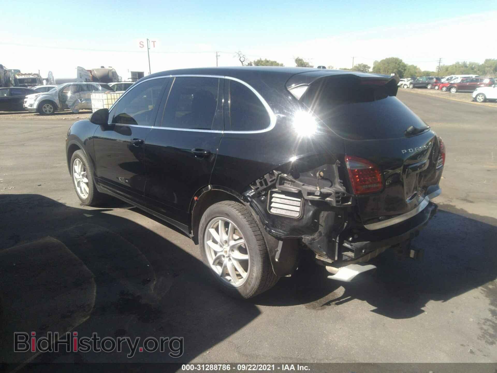 2011 PORSCHE CAYENNE - VIN: WP1AA2A29BLA06845 - Фото 3
