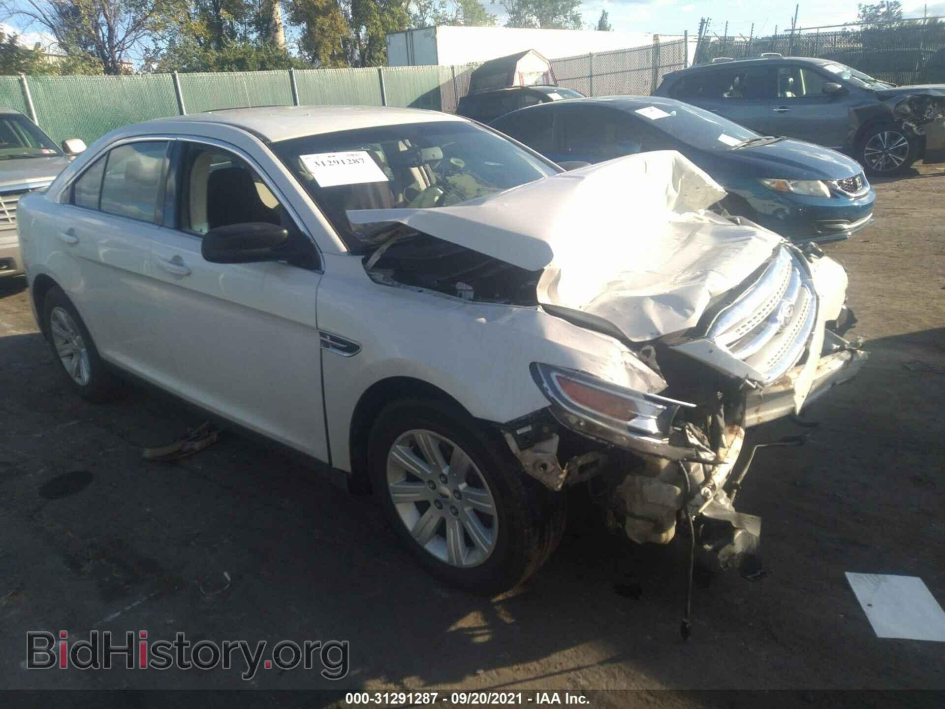 Photo 1FAHP2DW2BG173396 - FORD TAURUS 2011