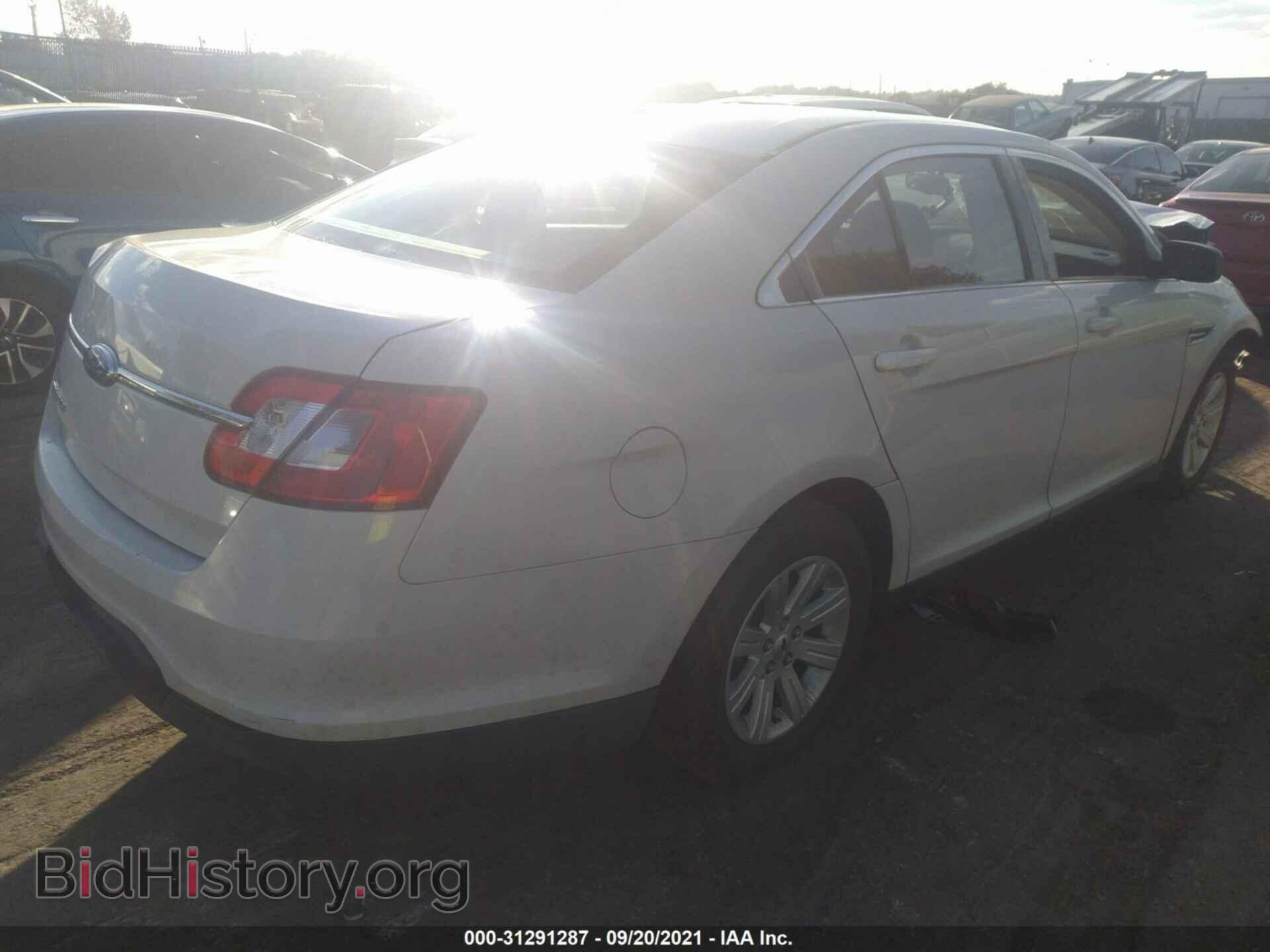 2011 FORD TAURUS - VIN: 1FAHP2DW2BG173396 - Фото 4