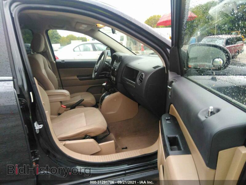 2011 Jeep COMPASS (VIN 1J4NT1FA0BD165538) — photo 5 of 11