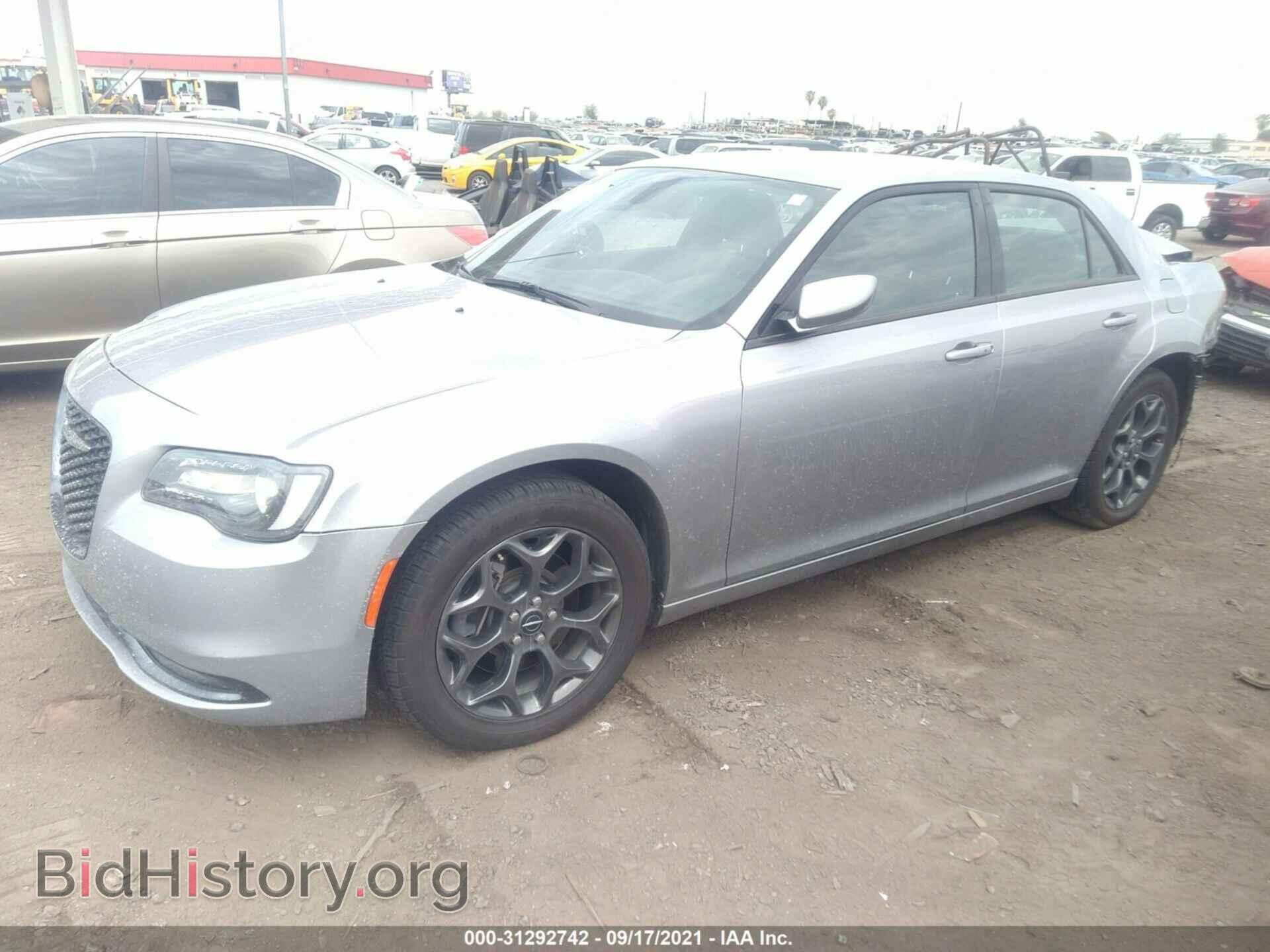 2018 CHRYSLER 300 - VIN: 2C3CCAGG1JH267162 - Фото 2