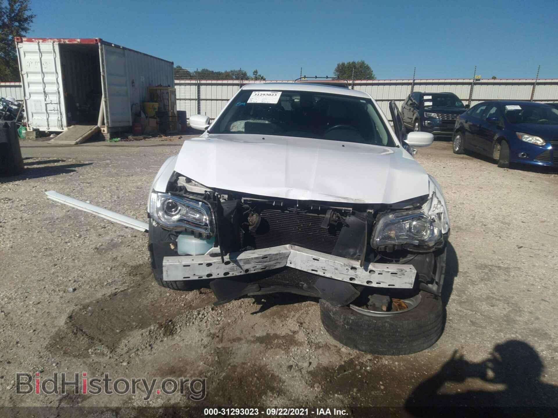 2015 CHRYSLER 300 - VIN: 2C3CCAAG8FH845533 - Фото 6